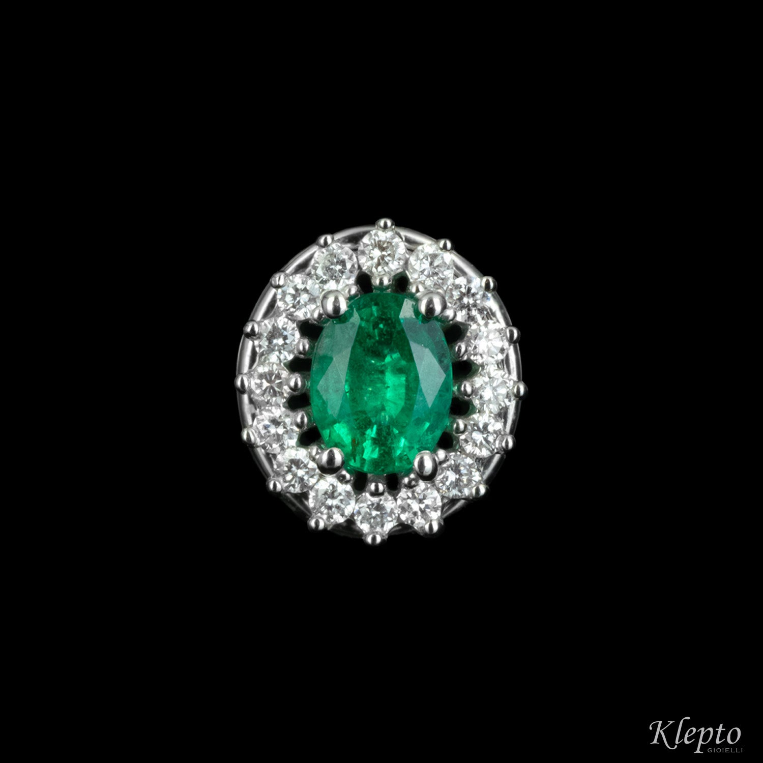 White gold lobe earrings with Emeralds and Diamonds