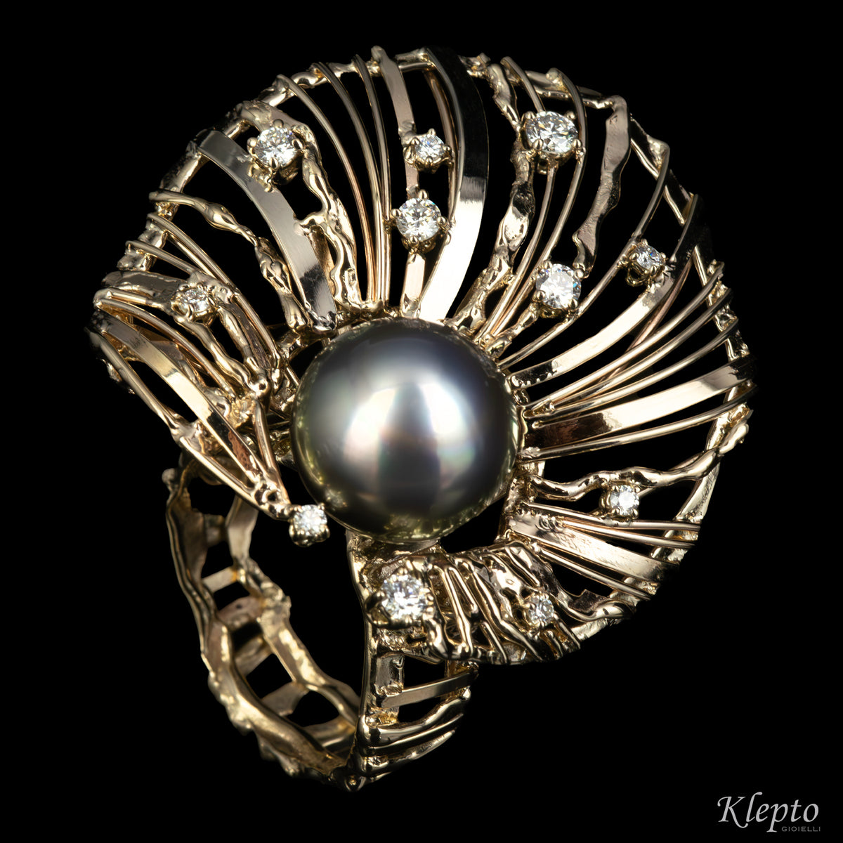 "Nefertiti" natural white gold ring with Polynesian pearl and diamonds