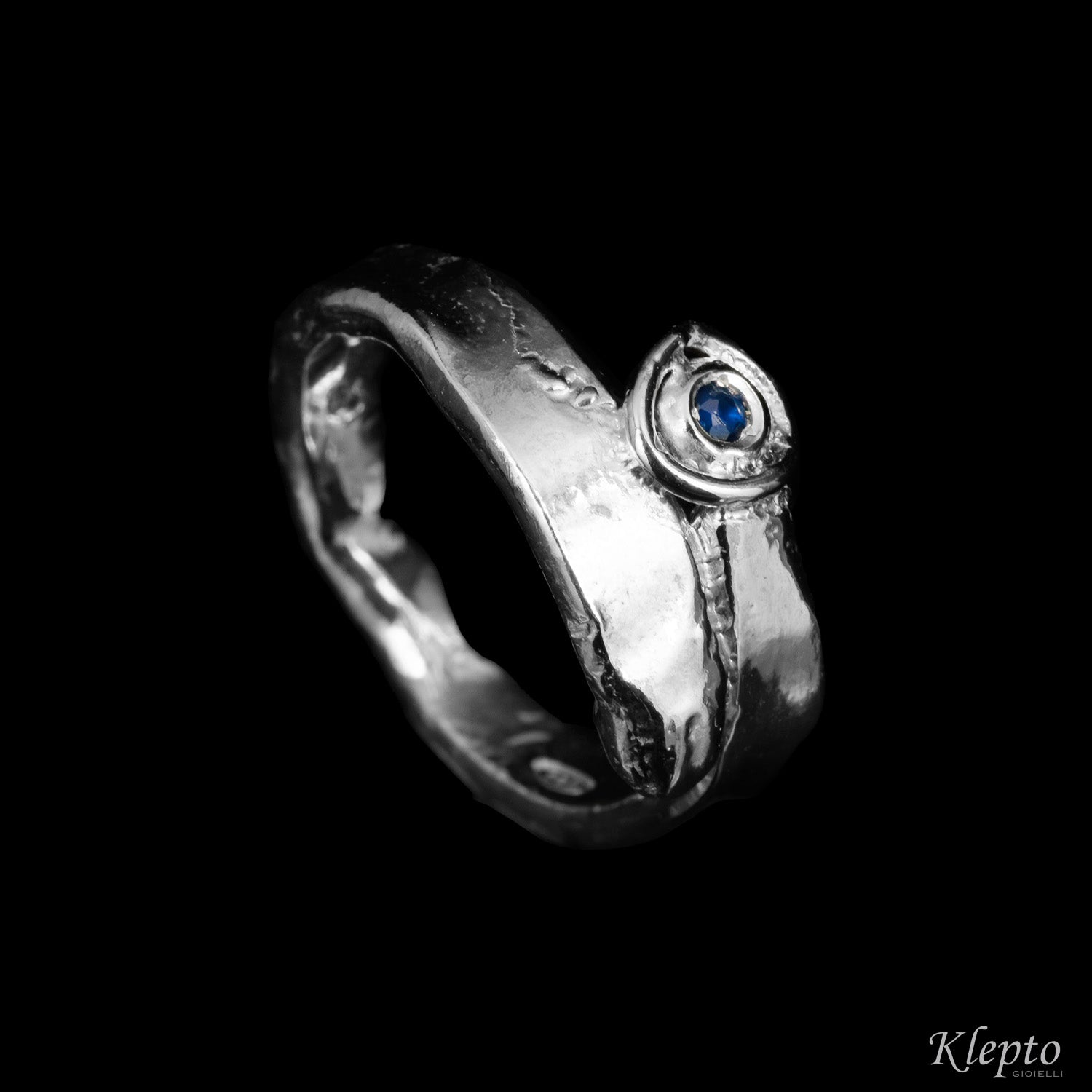 Silnova Silver Ring with Blue Sapphire