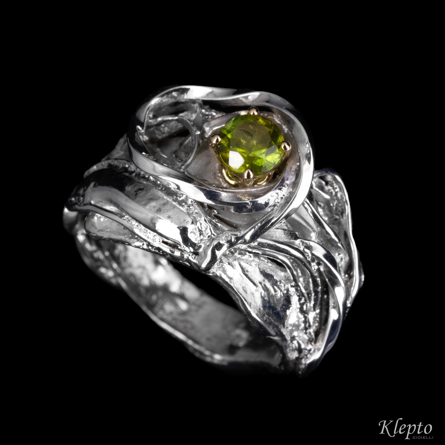 Silver ring Silnova® with green tourmaline and yellow gold details