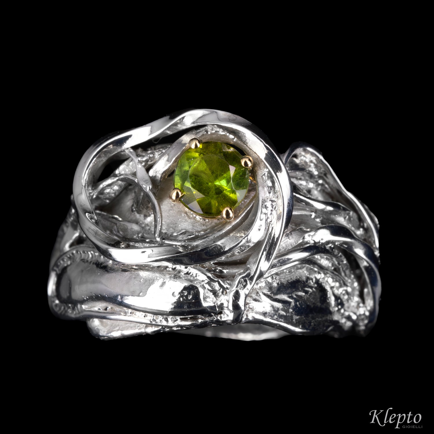 Silver ring Silnova® with green tourmaline and yellow gold details
