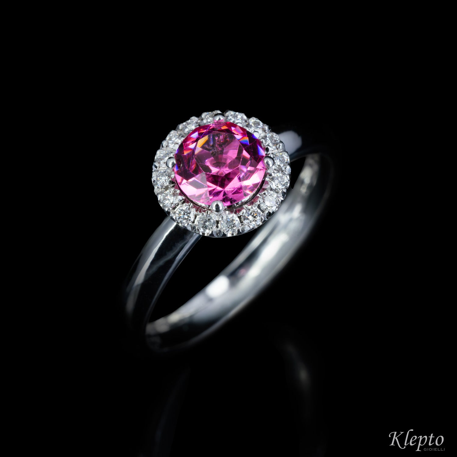 Classic ring in white gold with pink tourmaline and diamond outline