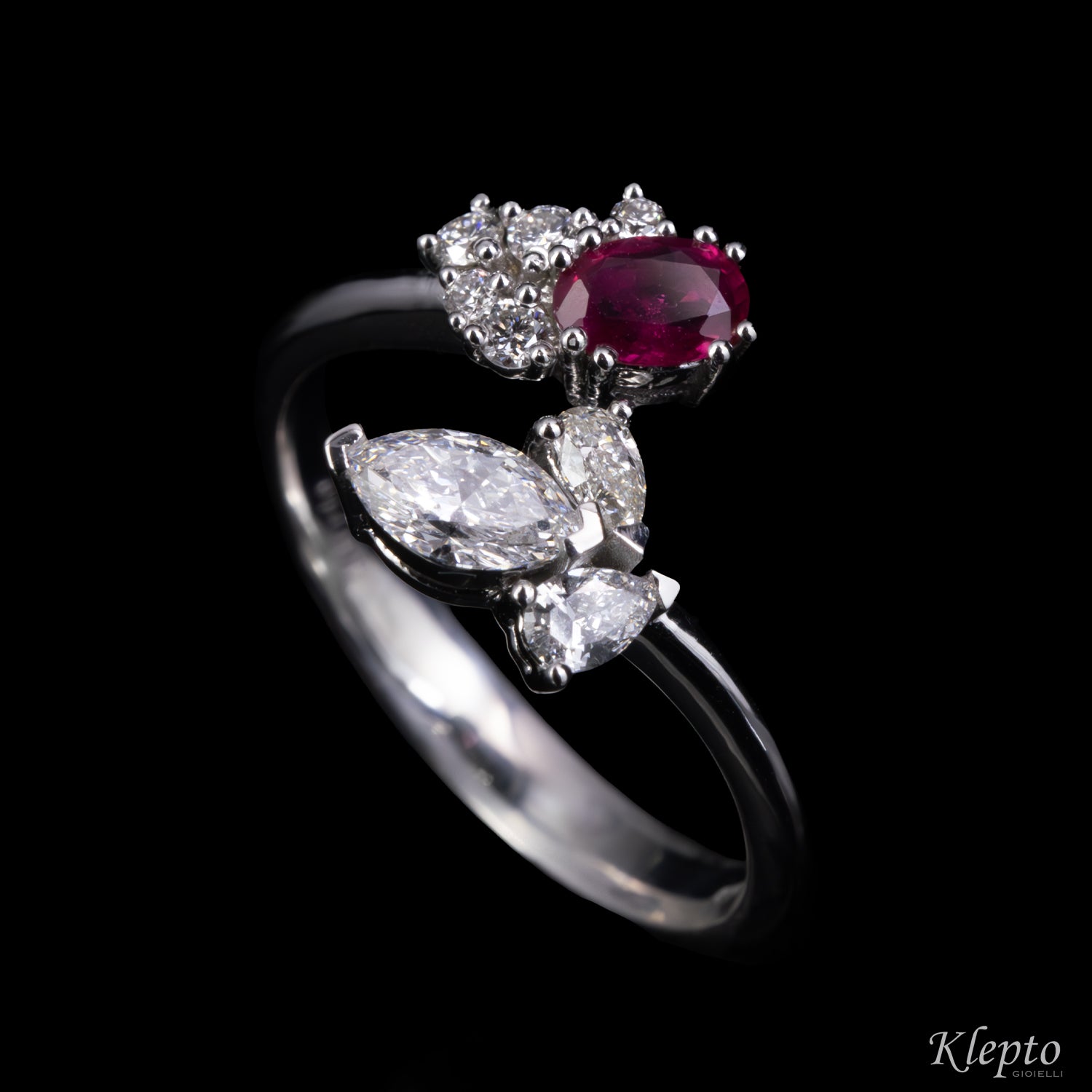 Classic ring by Klepto contrarié in white gold with Ruby and Diamonds