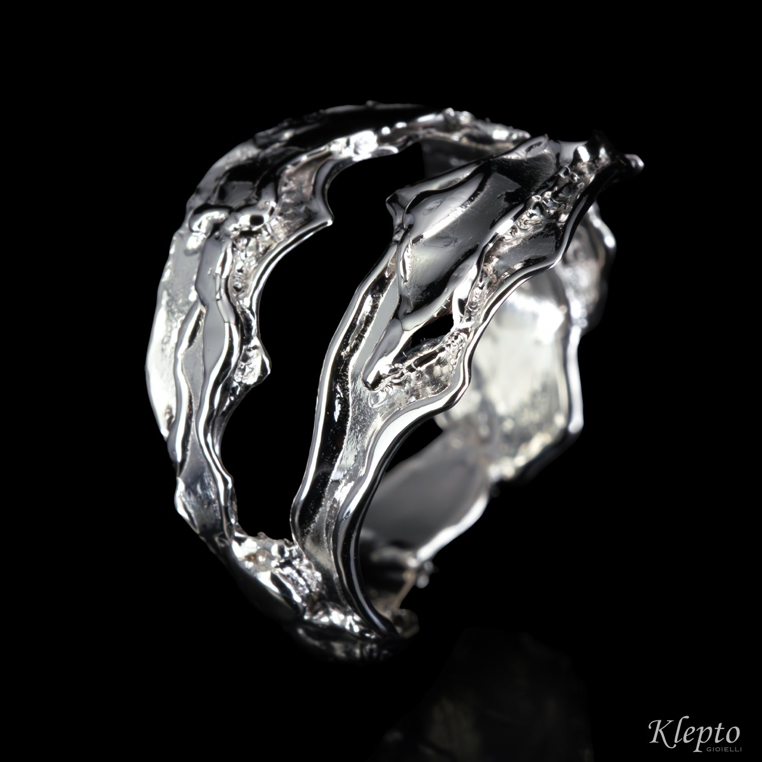 Flame-fused white gold ring