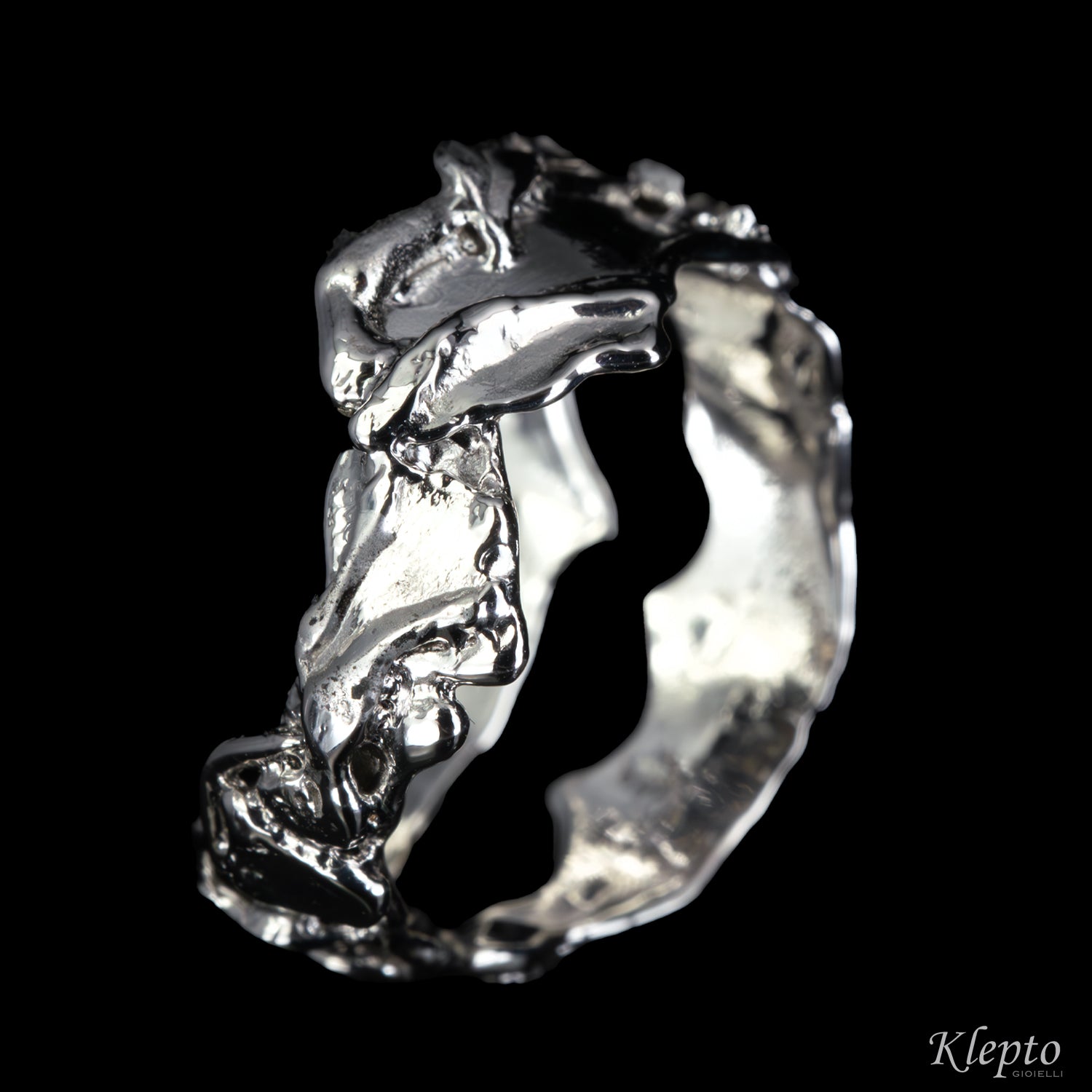 Flame-fused white gold ring