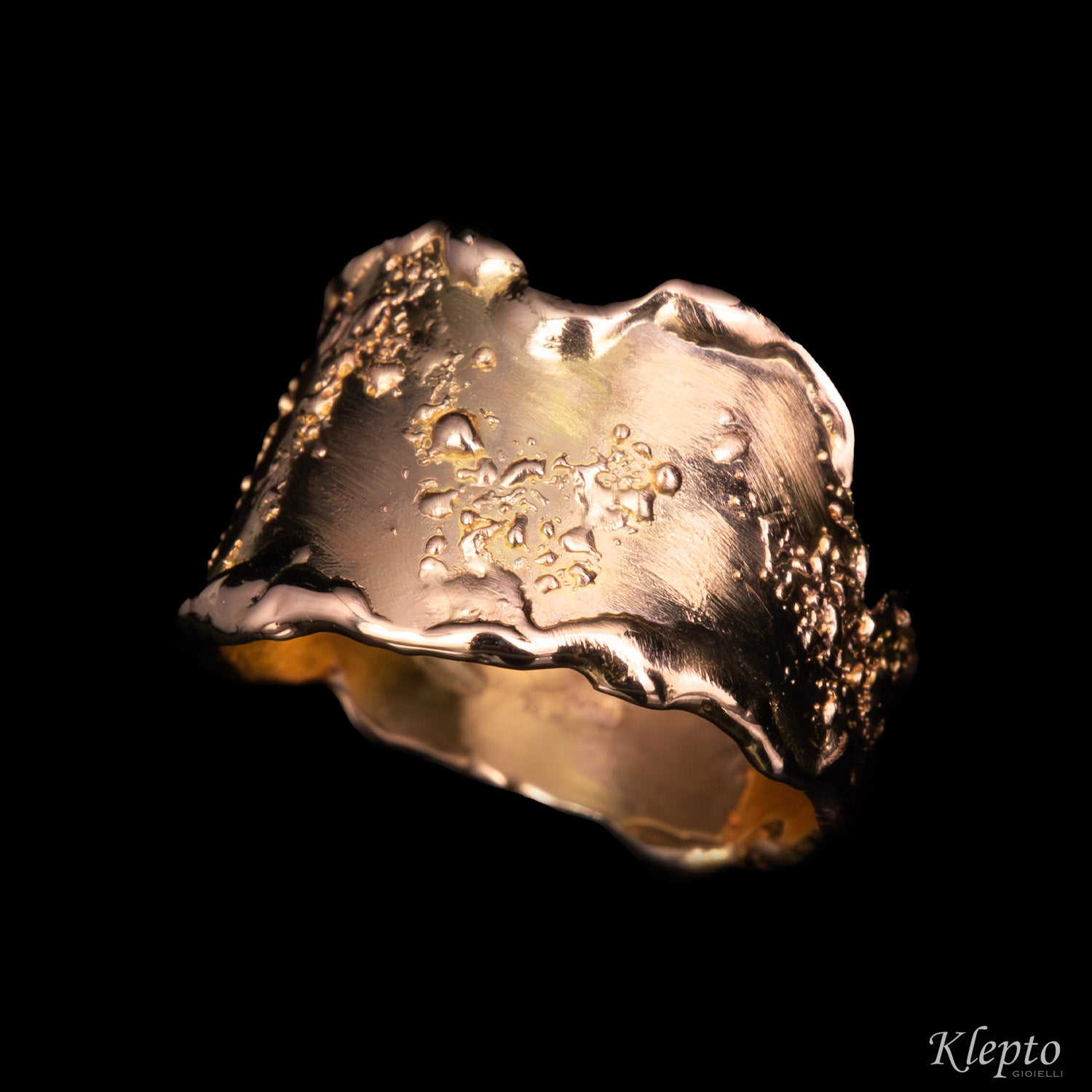 Rose gold ring "Materia"