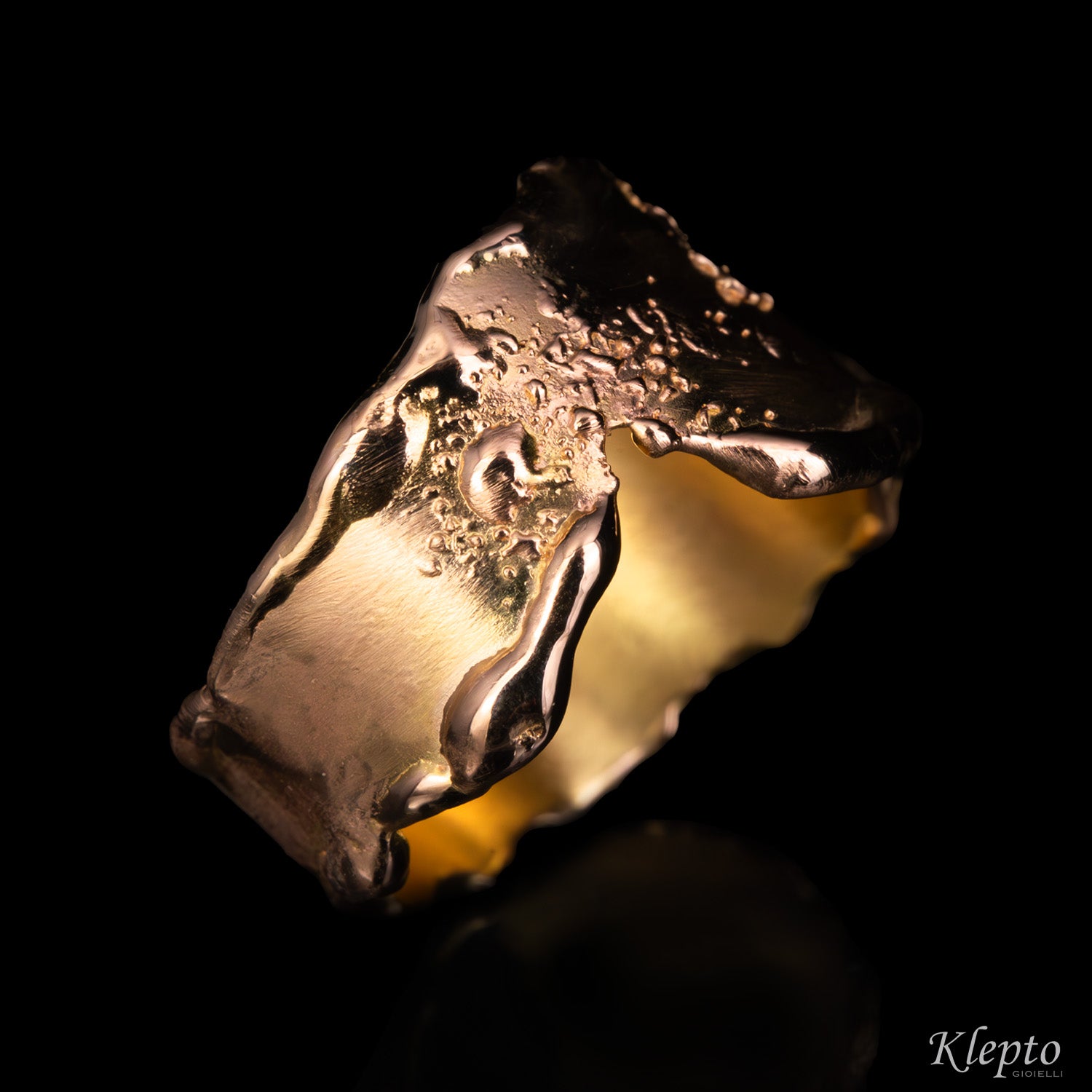 Rose gold ring "Materia"