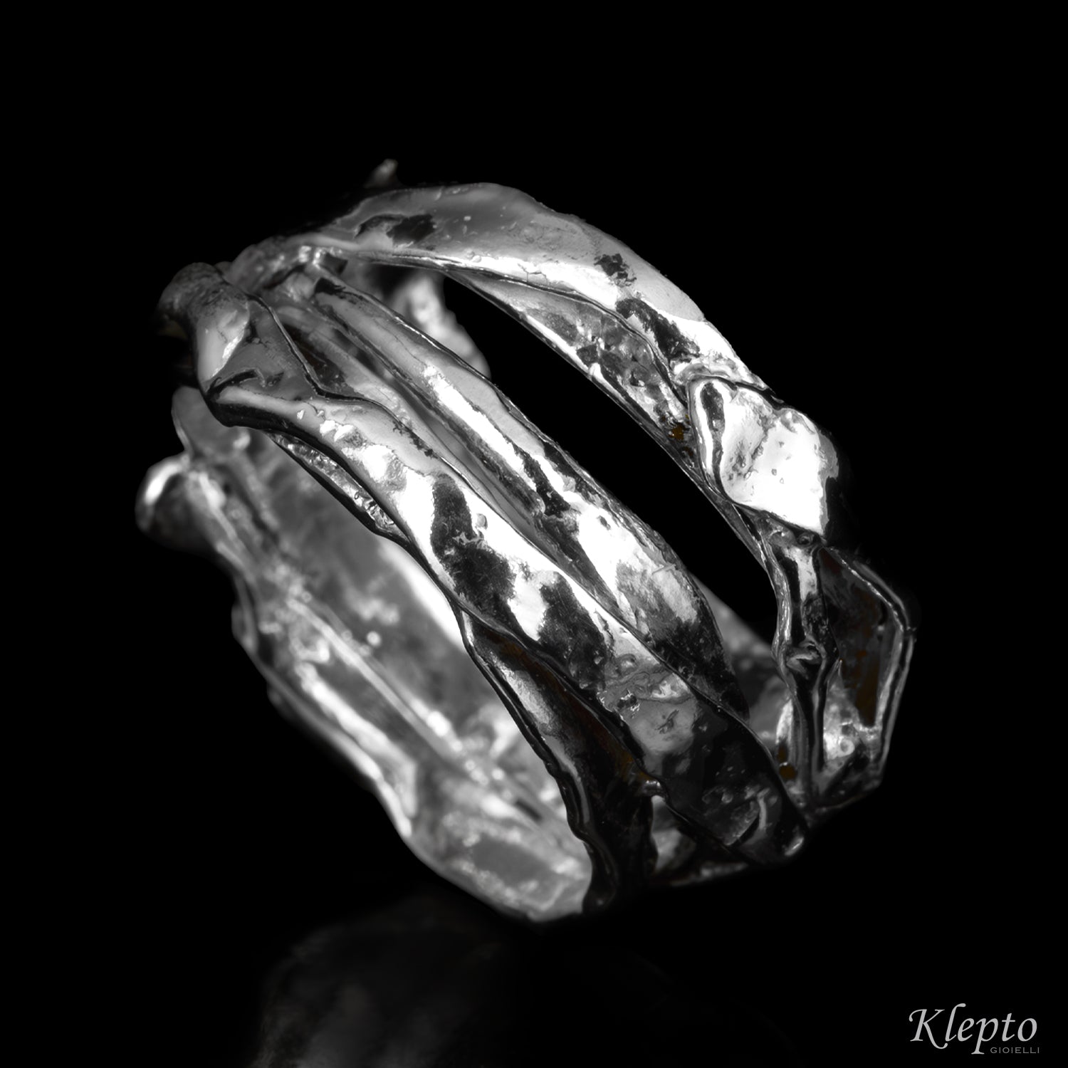 Flame-Fused Silver Ring Silnova®