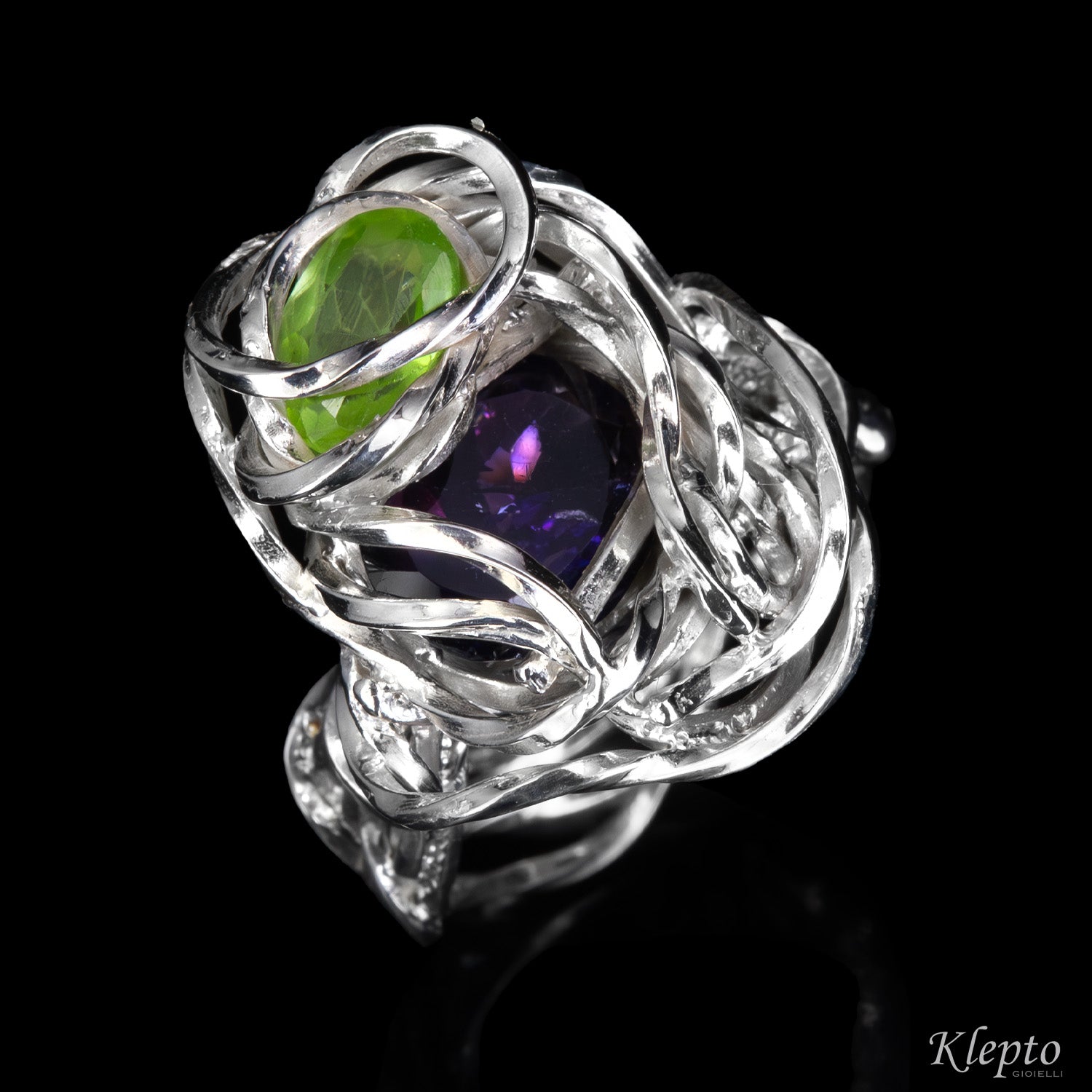 Silver ring Silnova® with woven wire featuring Amethyst and Peridot