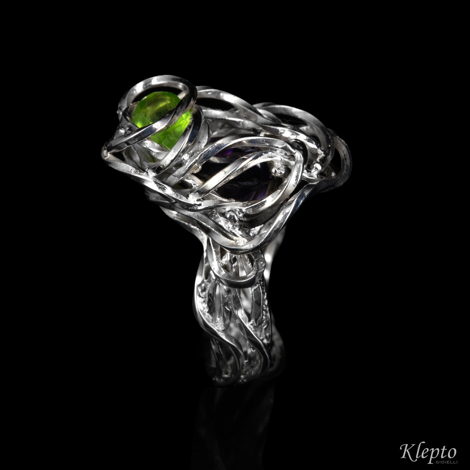 Silver ring Silnova® with woven wire featuring Amethyst and Peridot