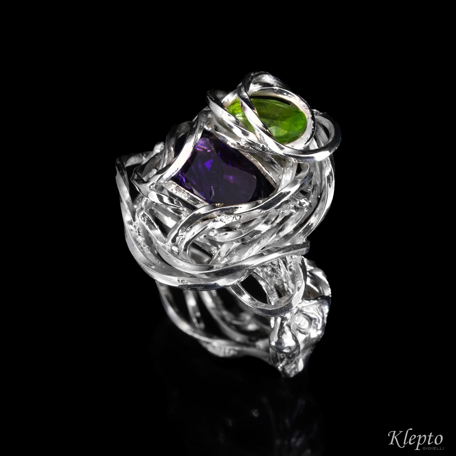Silver ring Silnova® with woven wire featuring Amethyst and Peridot