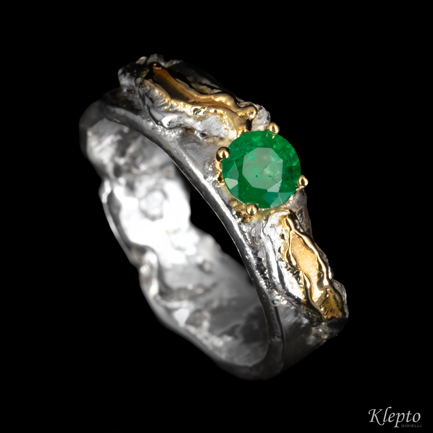 Silver Ring Silnova® with Emerald and Yellow Gold Details