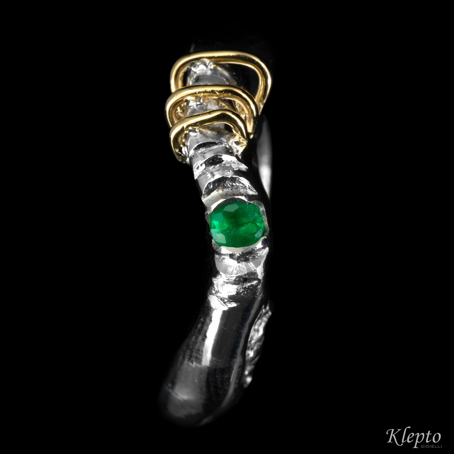 Silver Ring Silnova® with Emerald and yellow gold details