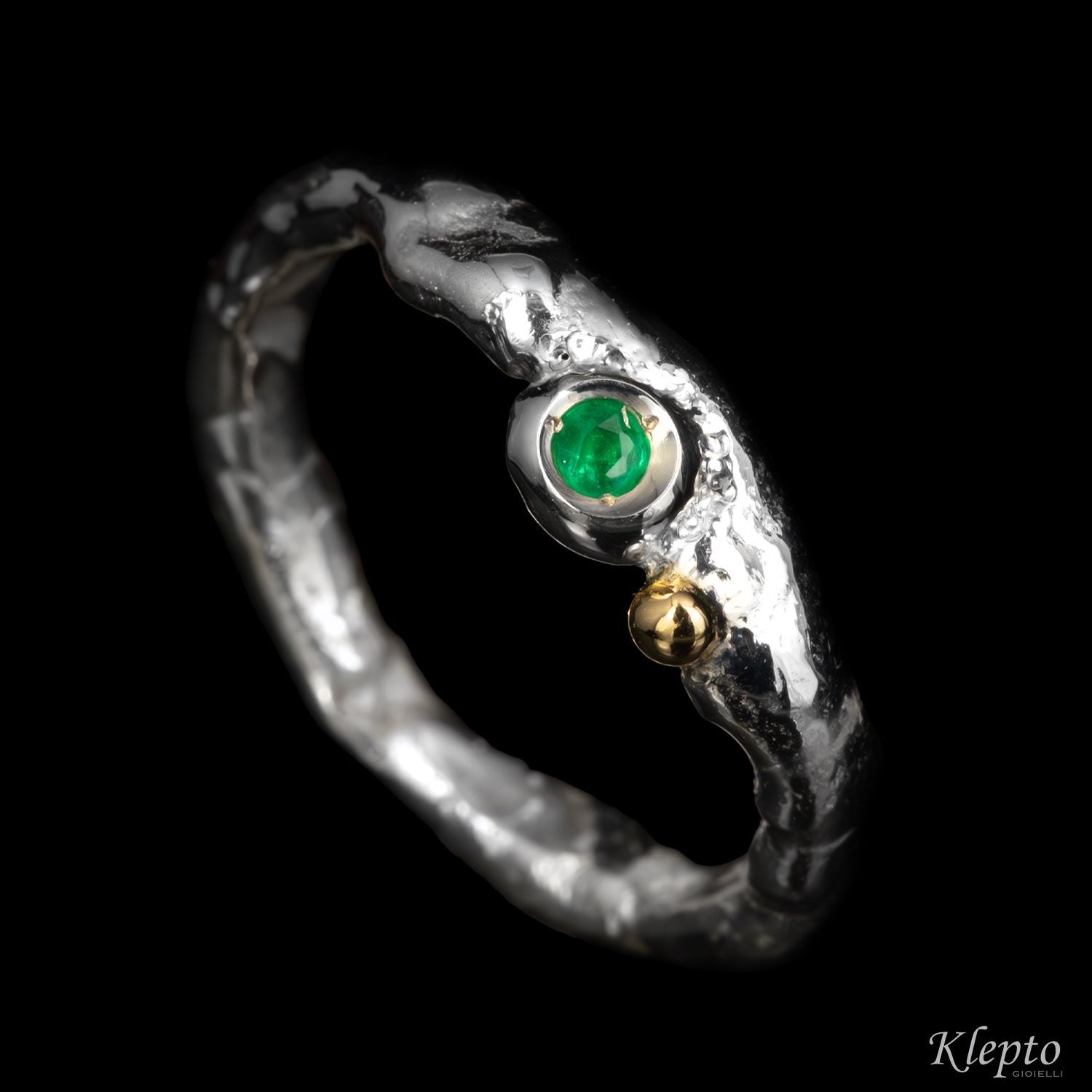 Silver Ring Silnova® with Emerald and Yellow Gold Details