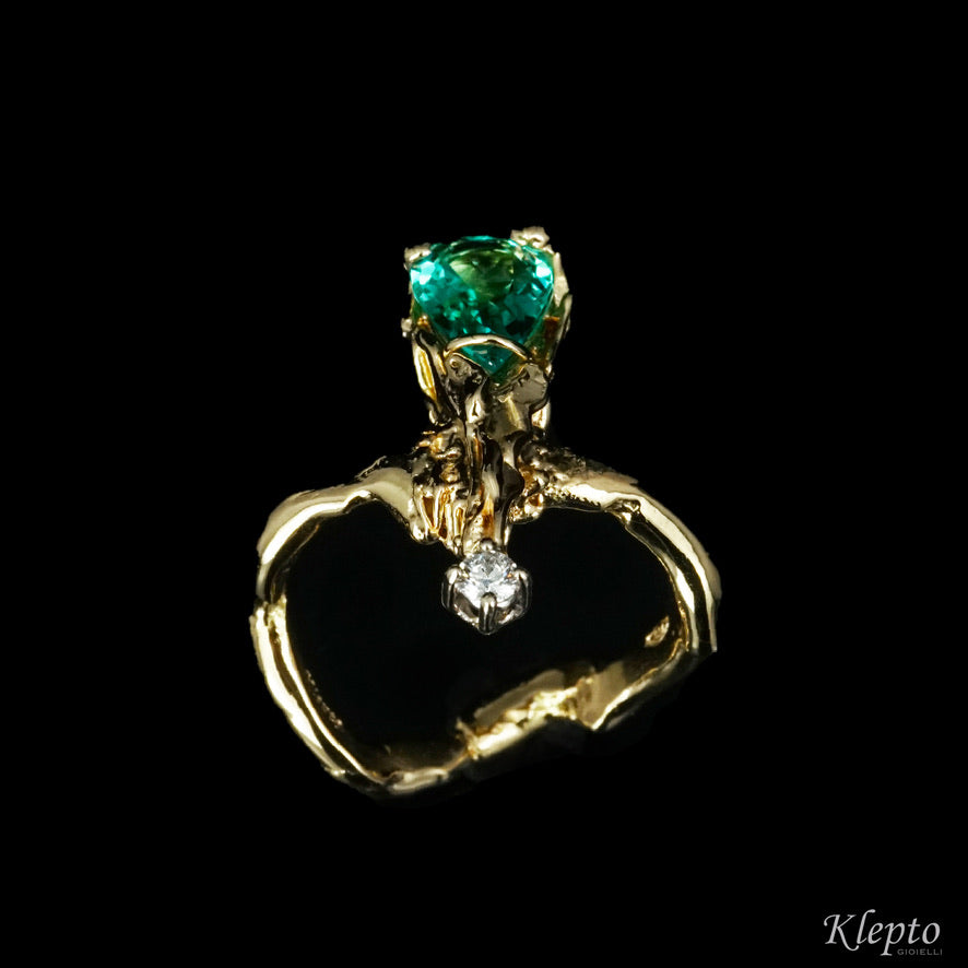 Yellow gold ring with teardrop tourmaline and diamond