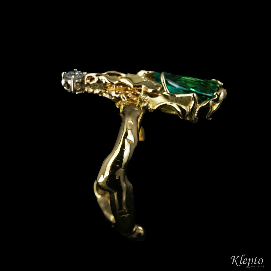 Yellow gold ring with teardrop tourmaline and diamond