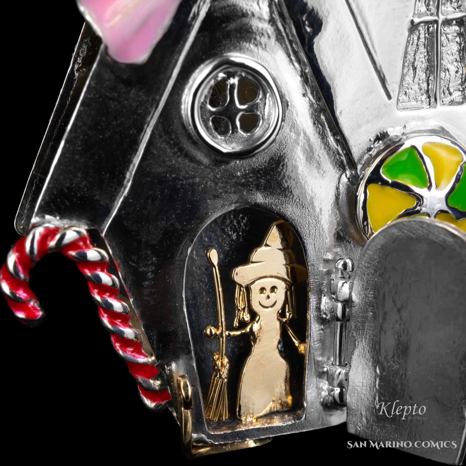 Silver Pendant Silnova "The Gingerbread House" with enameled details and yellow gold