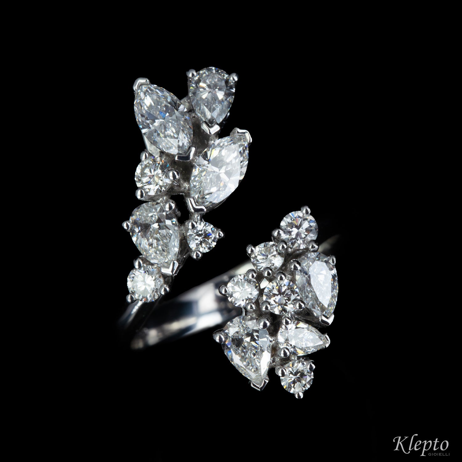 Classic ring by Klepto contrarié in white gold with Diamonds