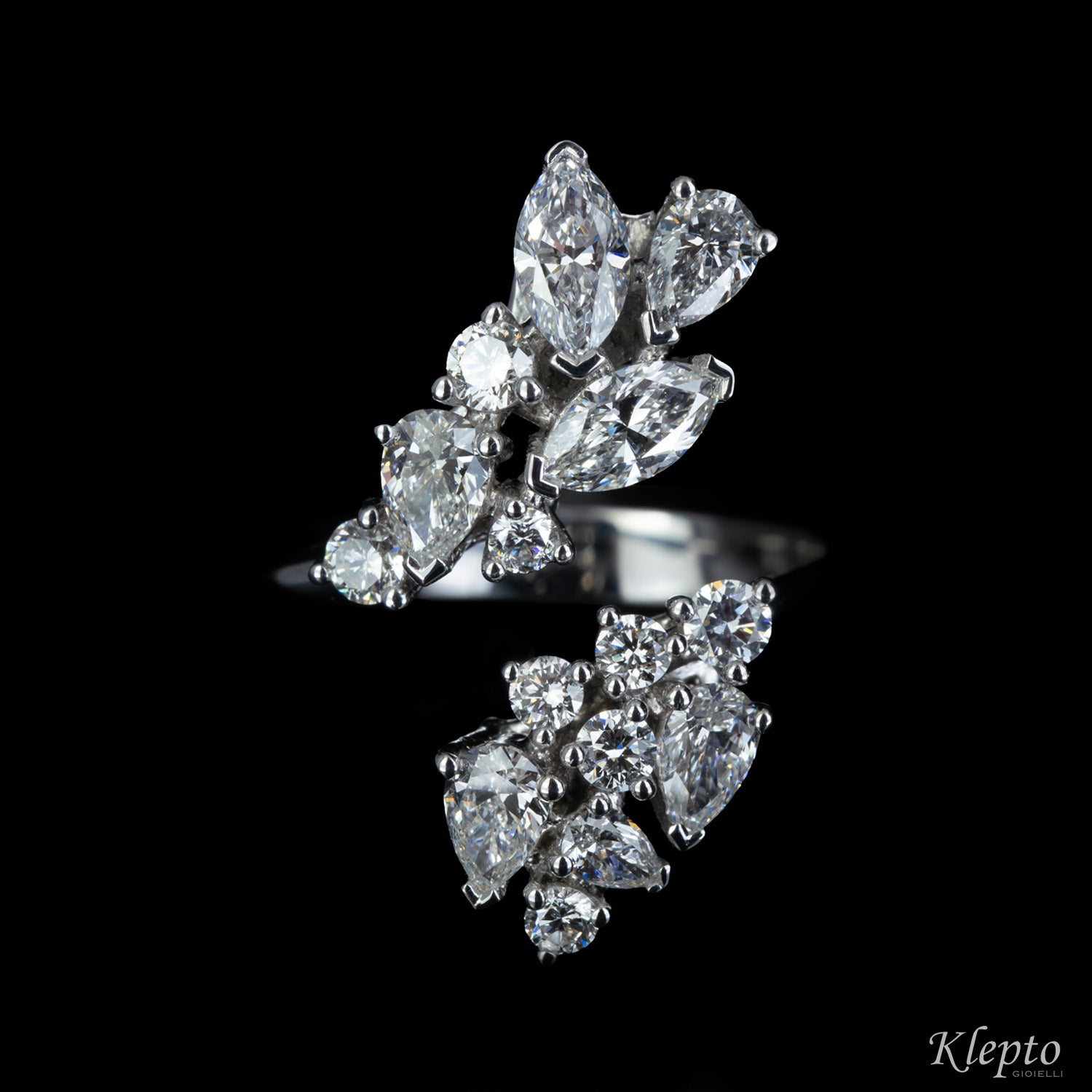 Classic ring by Klepto contrarié in white gold with Diamonds