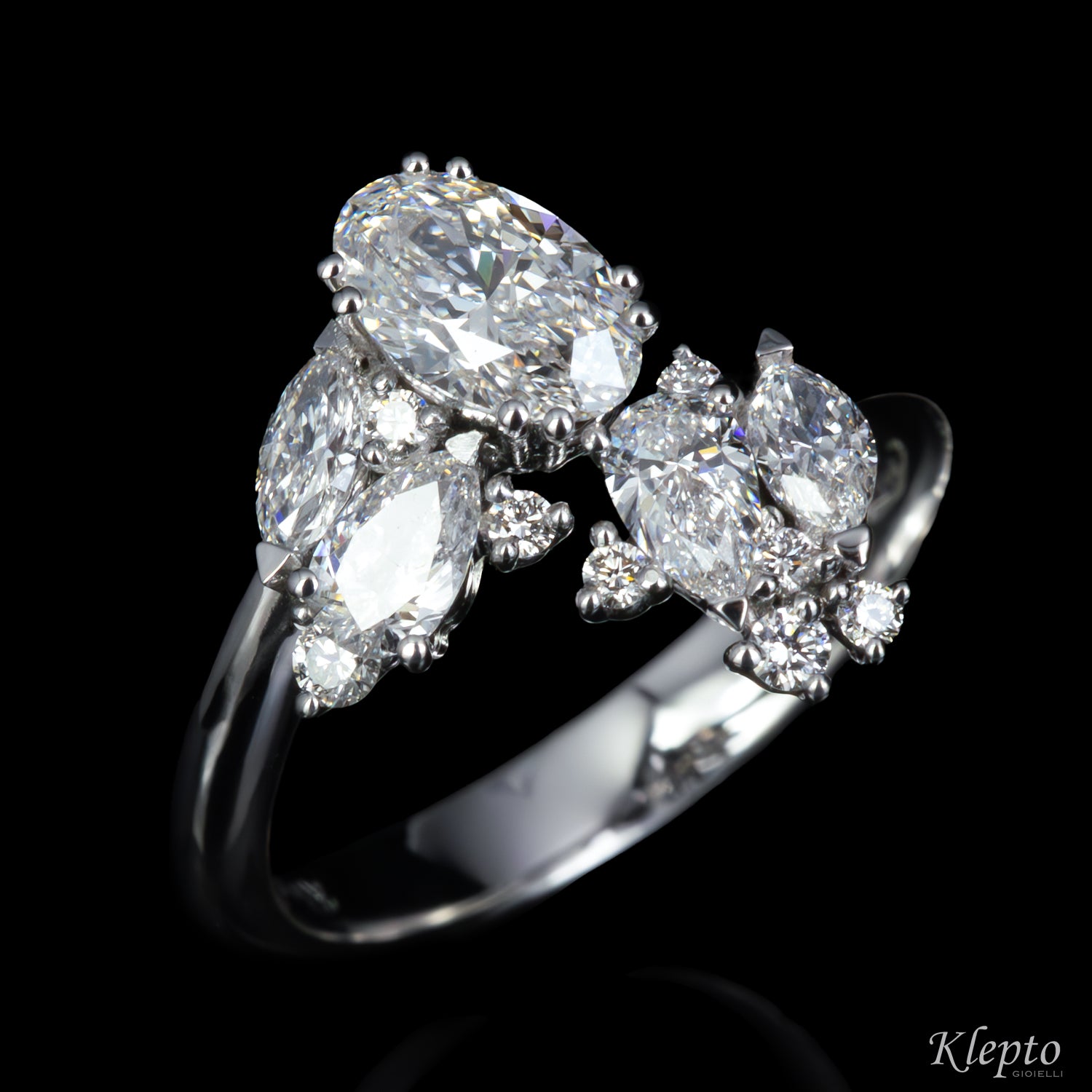 Classic ring by Klepto contrarié in white gold with Diamonds