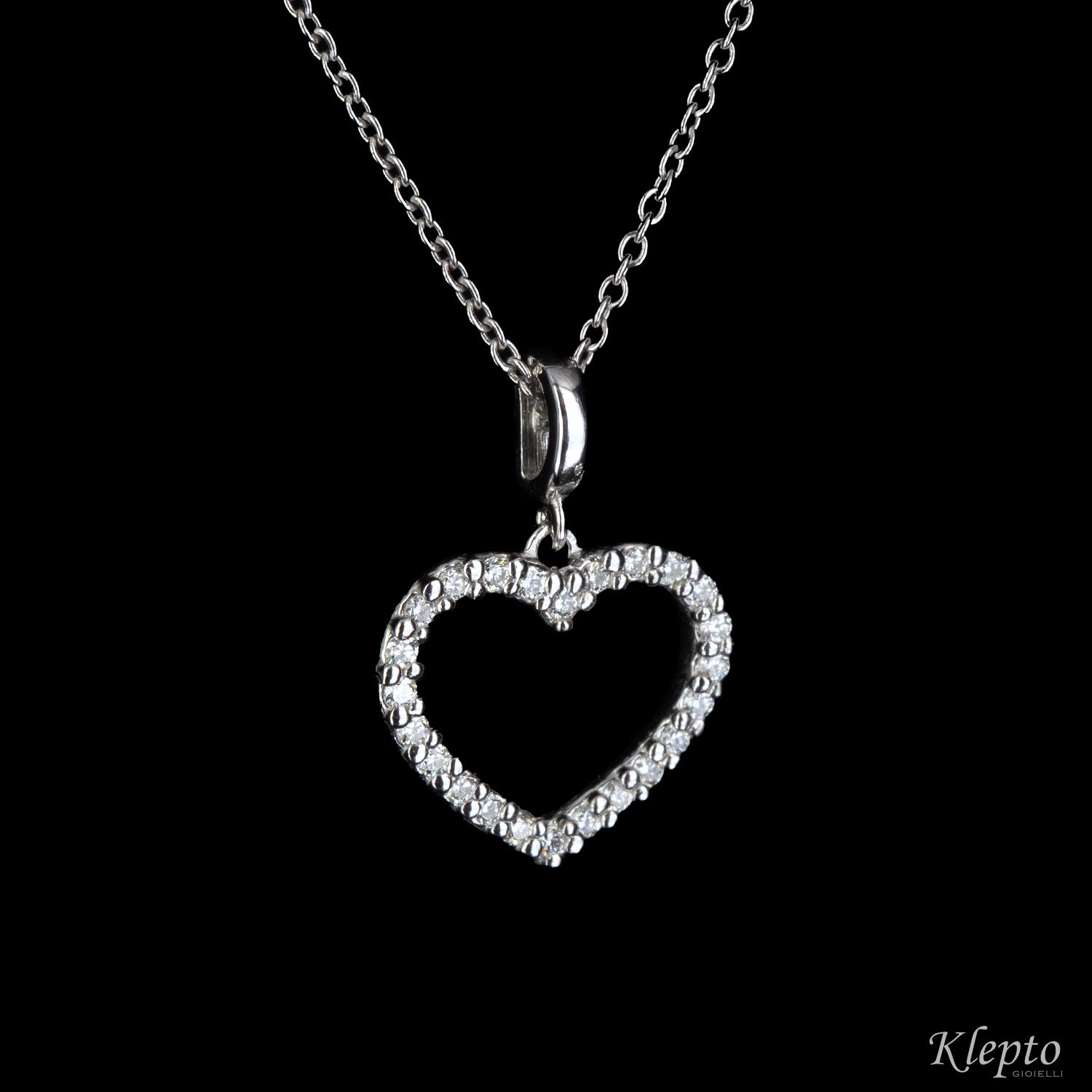 Gold pendant with Diamonds