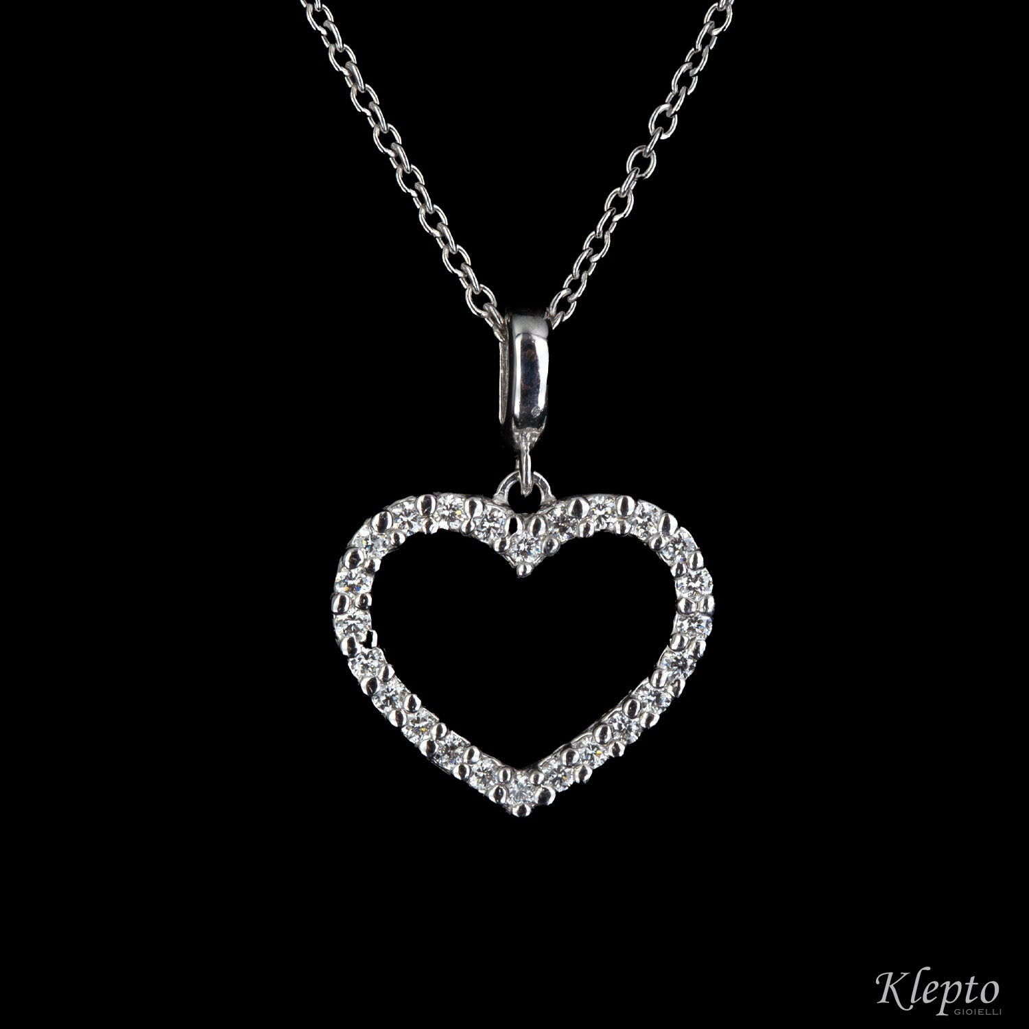 Gold pendant with Diamonds