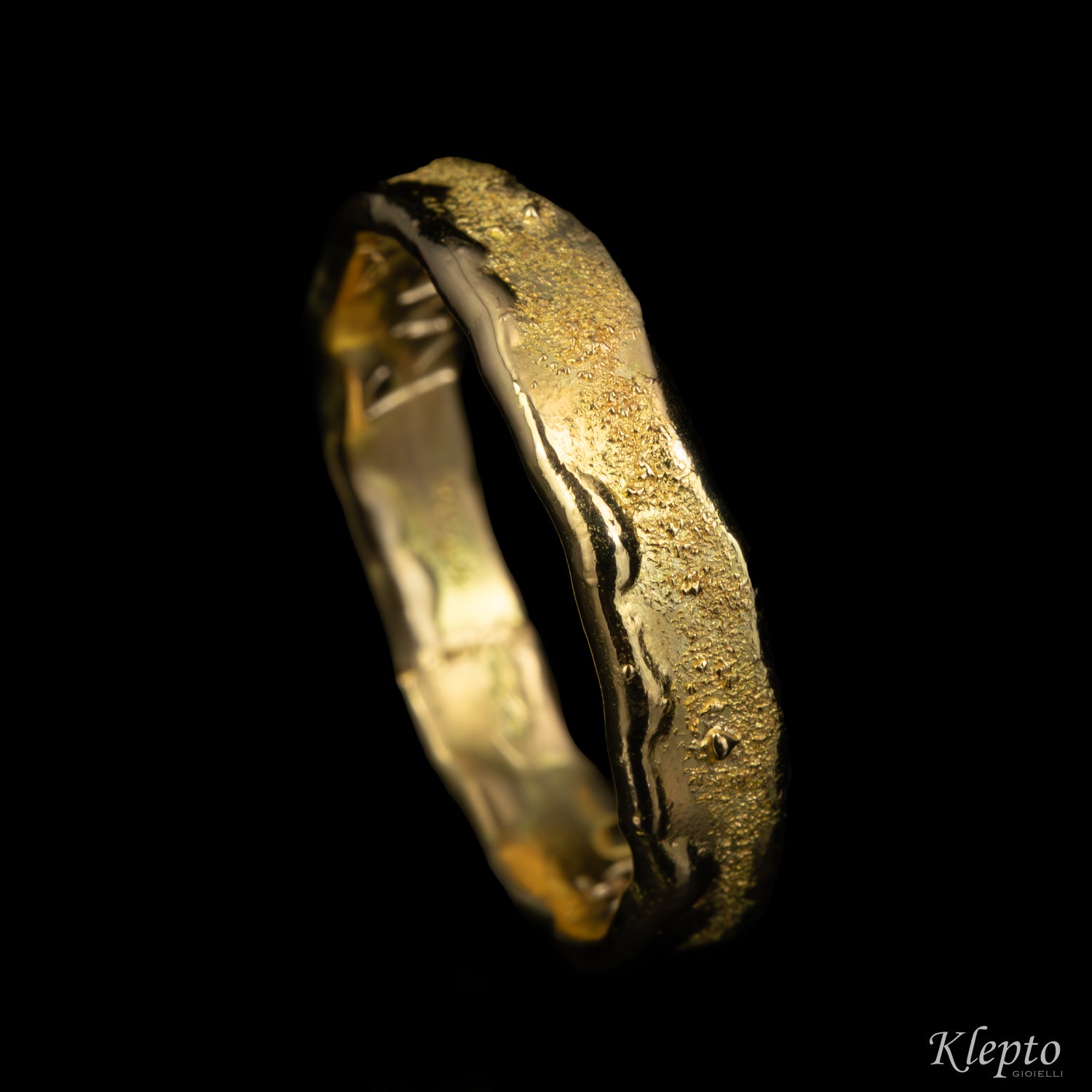 Materia wedding band