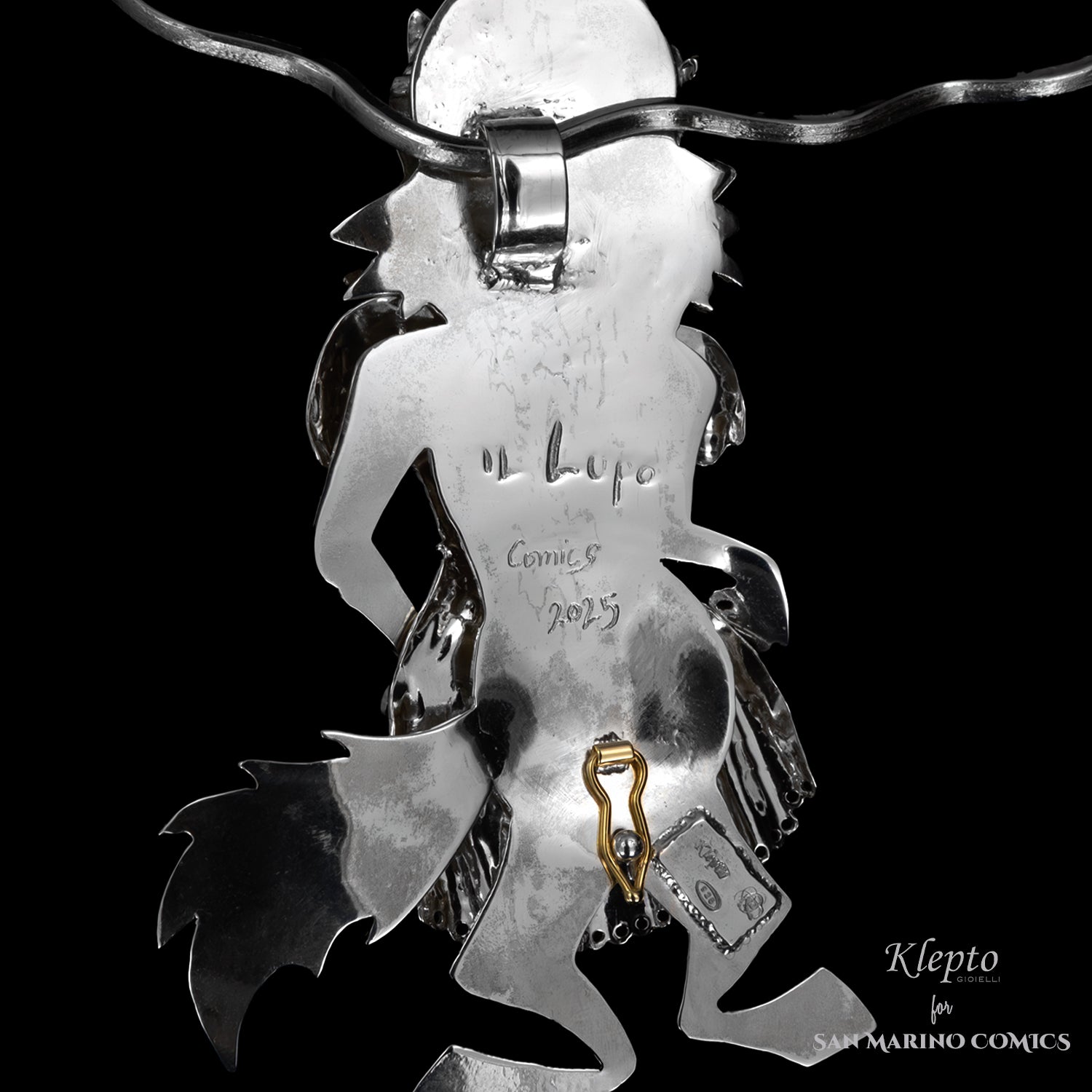 Silver Pendant Silnova "The Wolf" with Tsavorite, Lake Pearls and yellow gold details