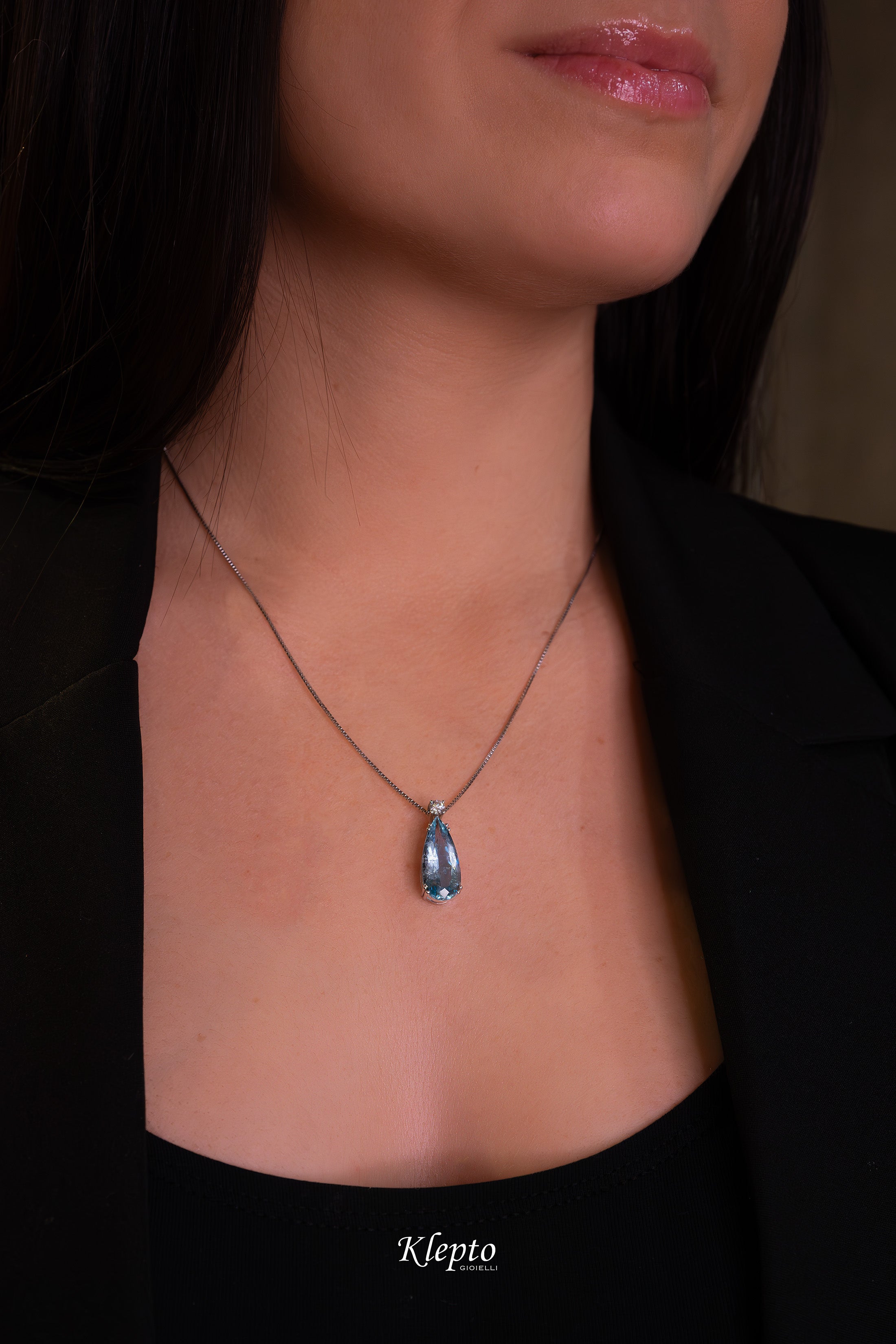 White gold pendant with Aquamarine and Diamond