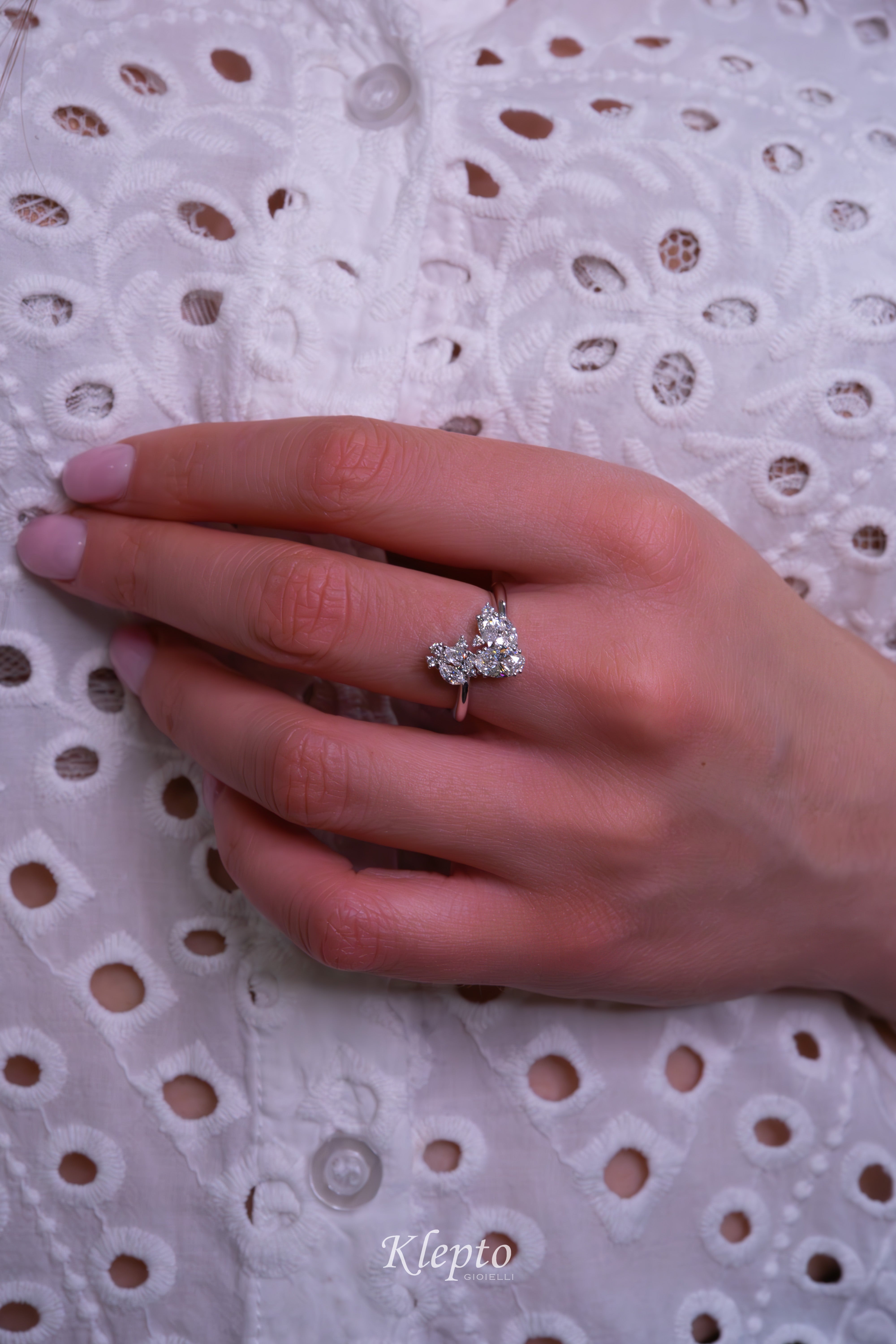 Classic ring by Klepto contrarié in white gold with Diamonds