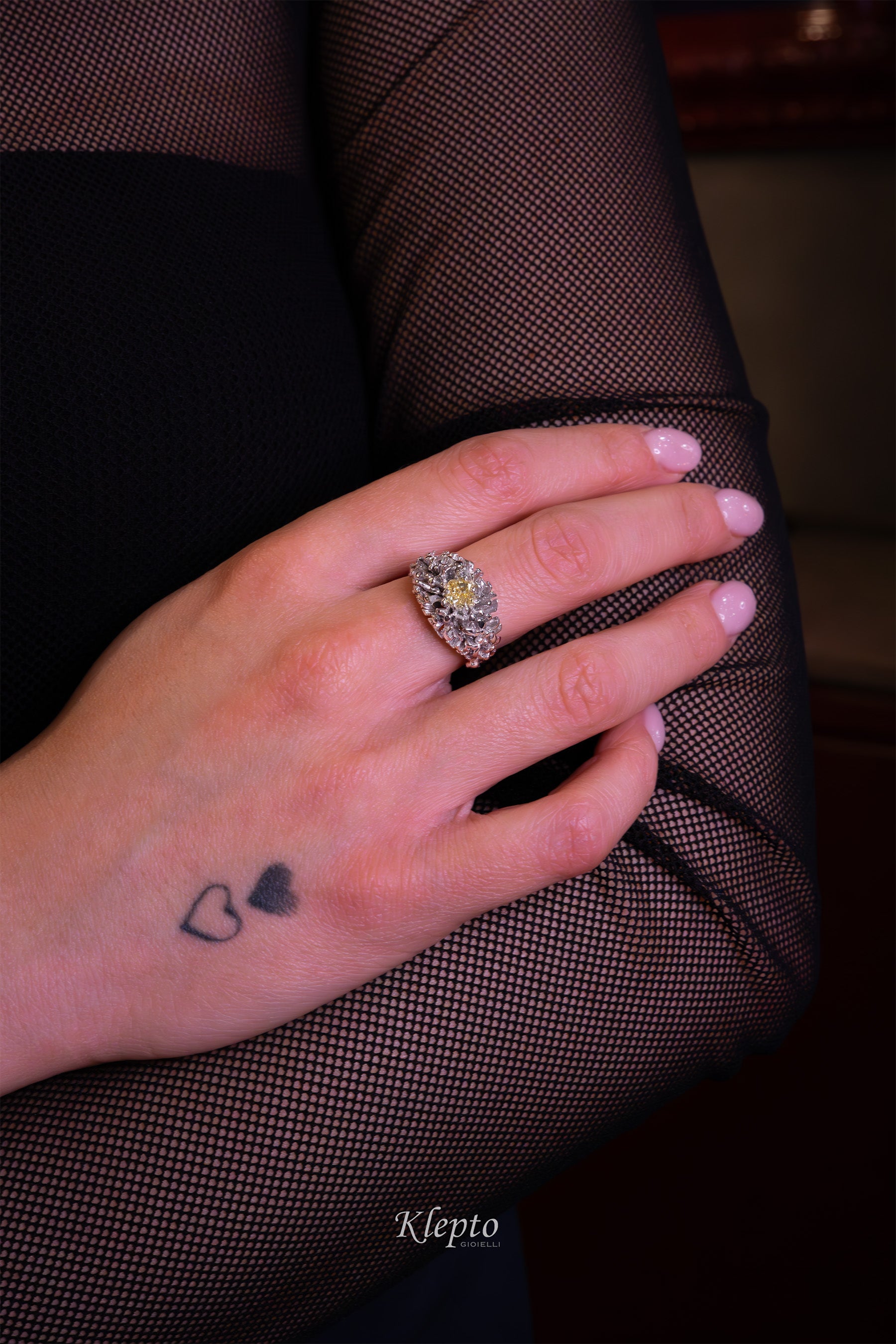 White gold ring with fancy diamond "Firework"