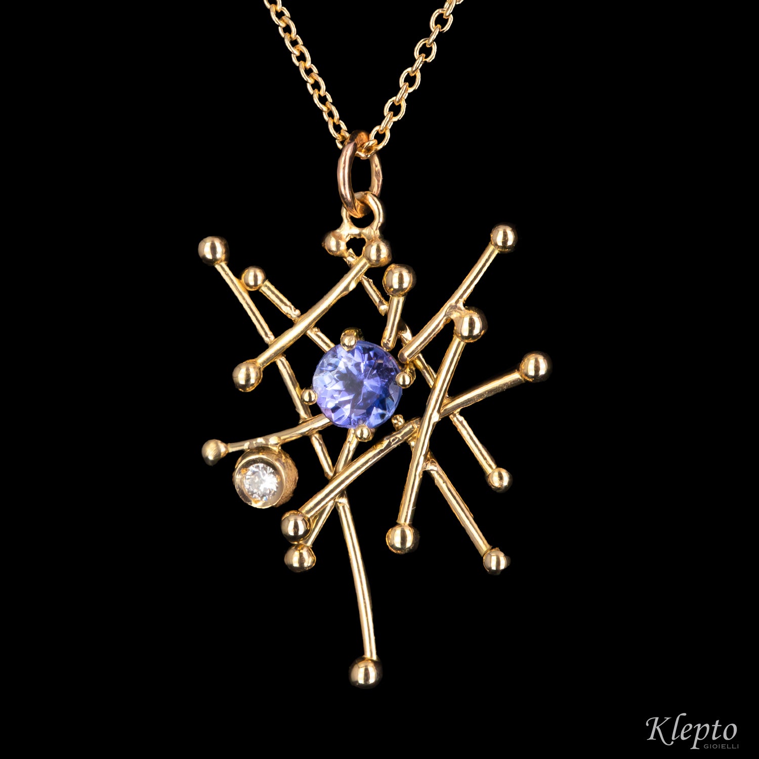 Yellow gold pendant "IntriKo" with Tanzanite and Diamond
