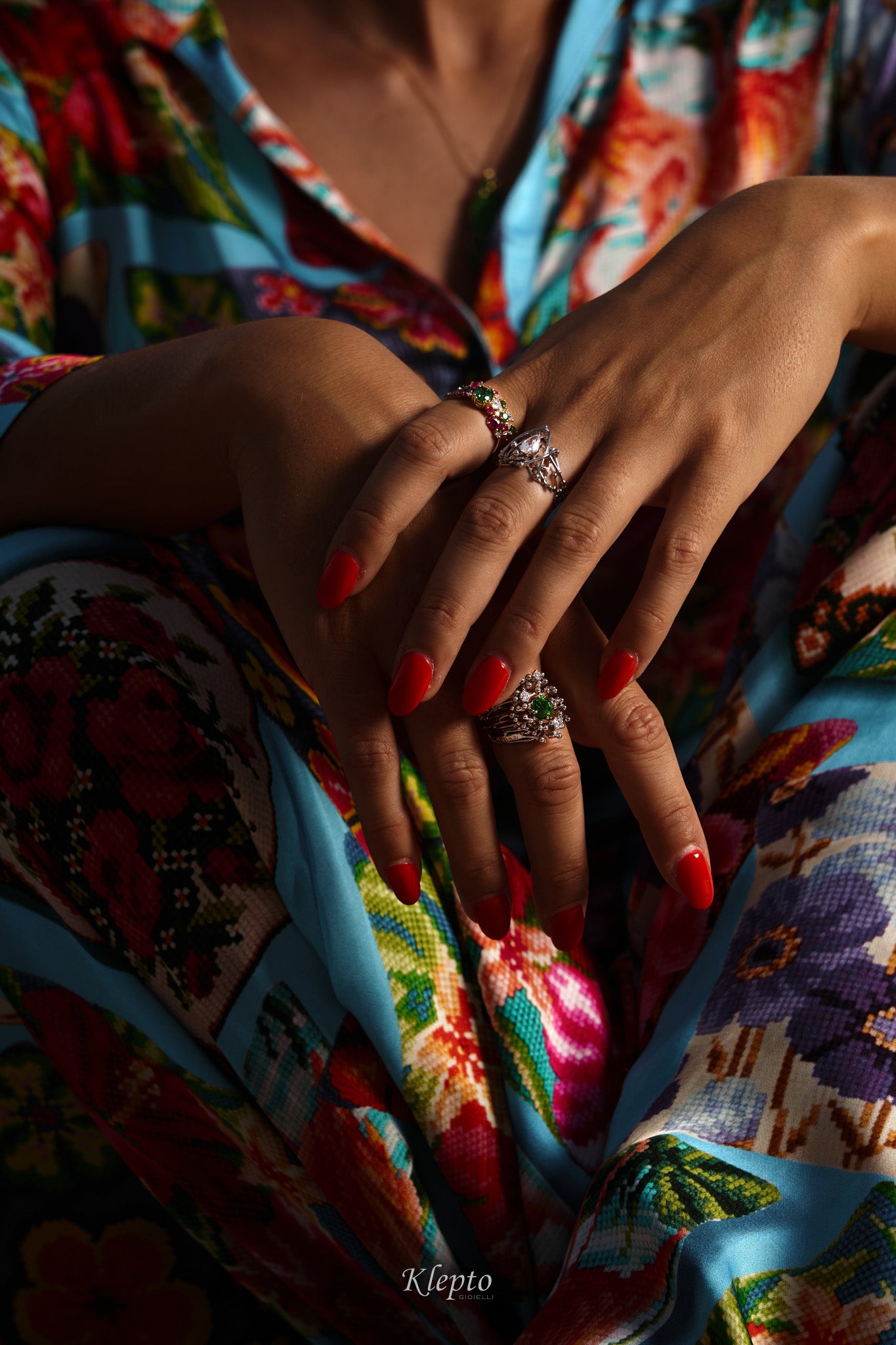 White gold ring with Tzavorite and "Bollicine" Diamonds