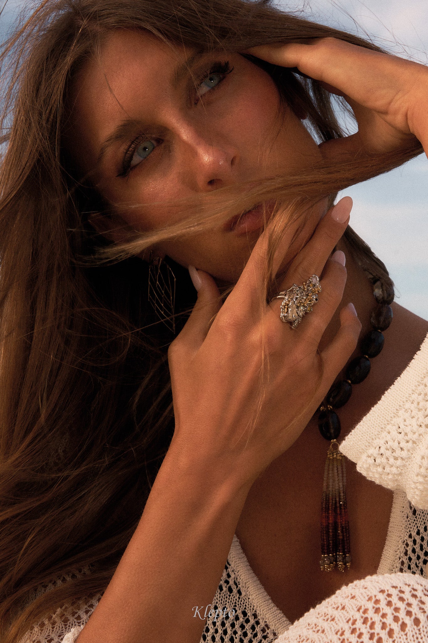 Ring in white and yellow gold "Barrier Coral" with Diamonds