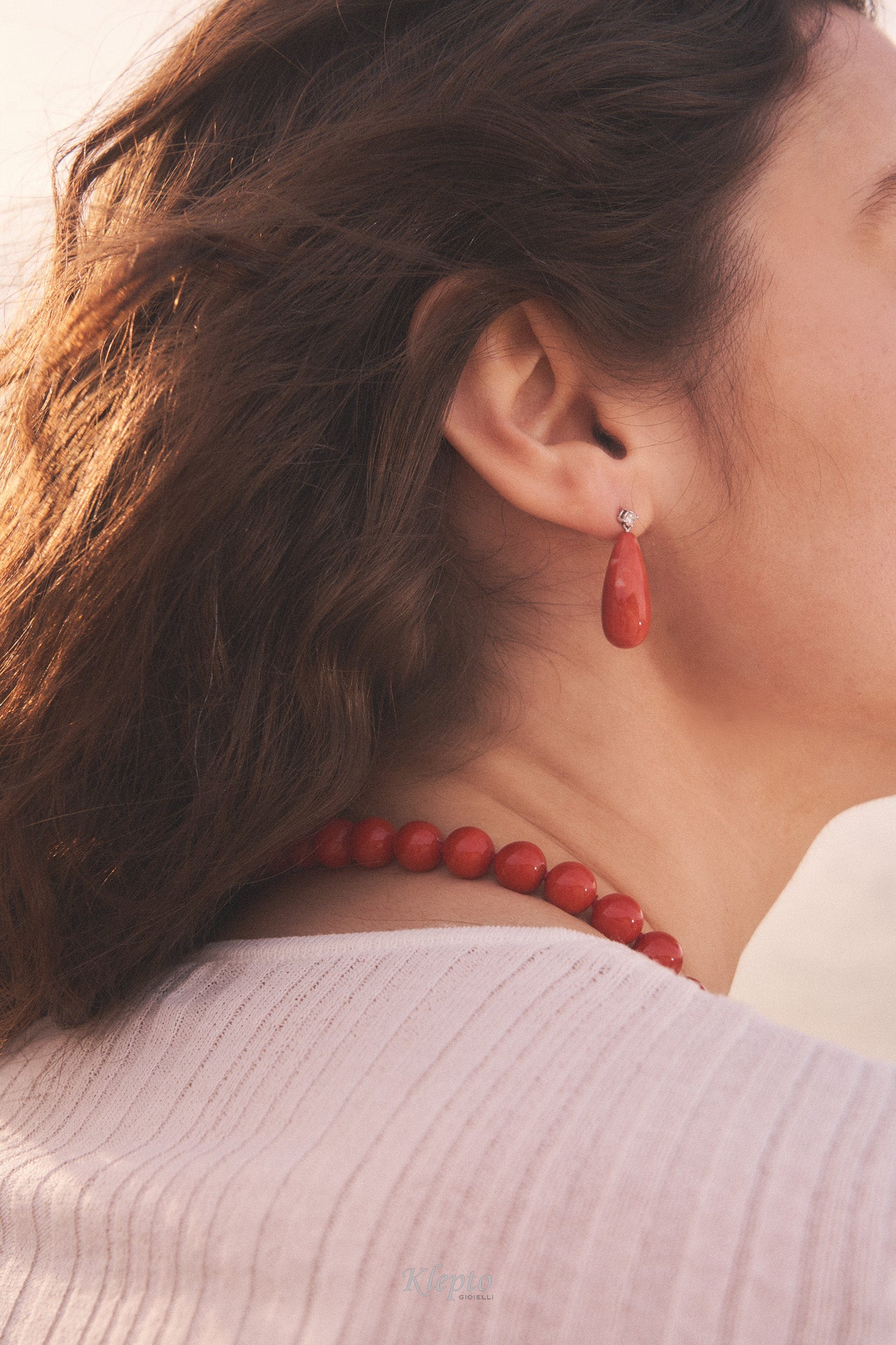 White gold earrings with Momo Coral and Diamonds