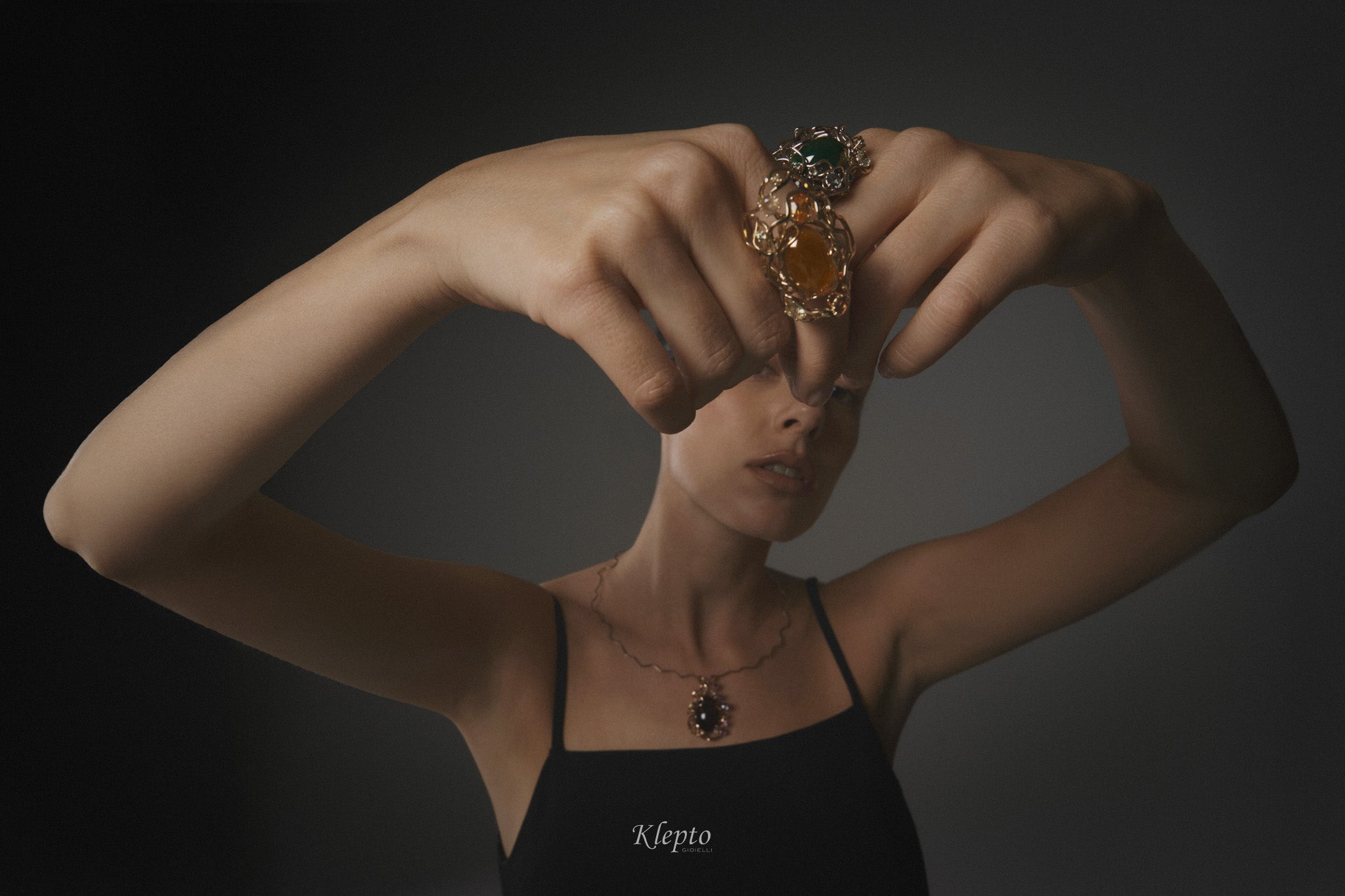 Yellow gold ring "Origins" with Spessartite, Sapphires, Zircons, and Garnet fanta