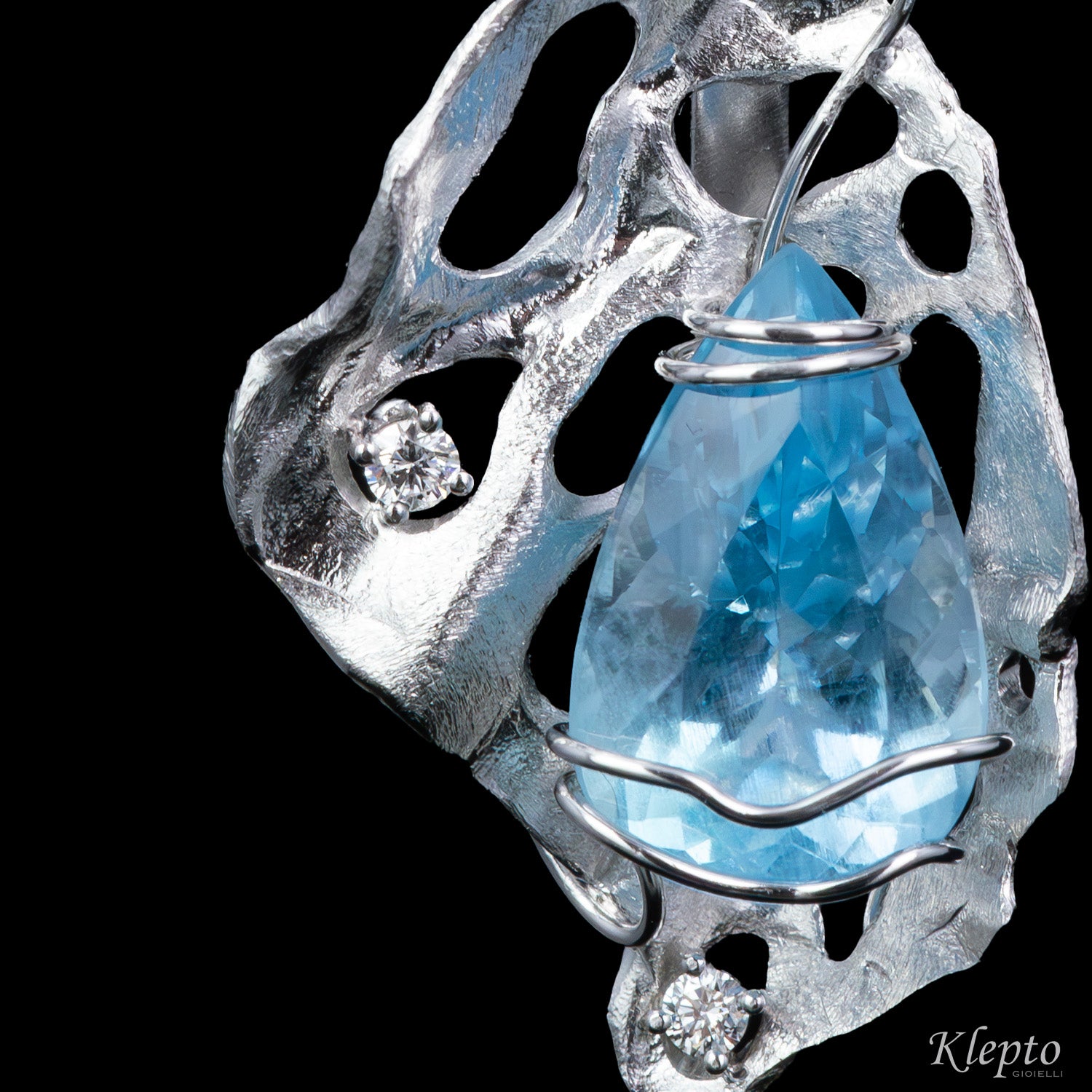 "Auriel et Nivara" white gold earrings with aquemarines and diamonds