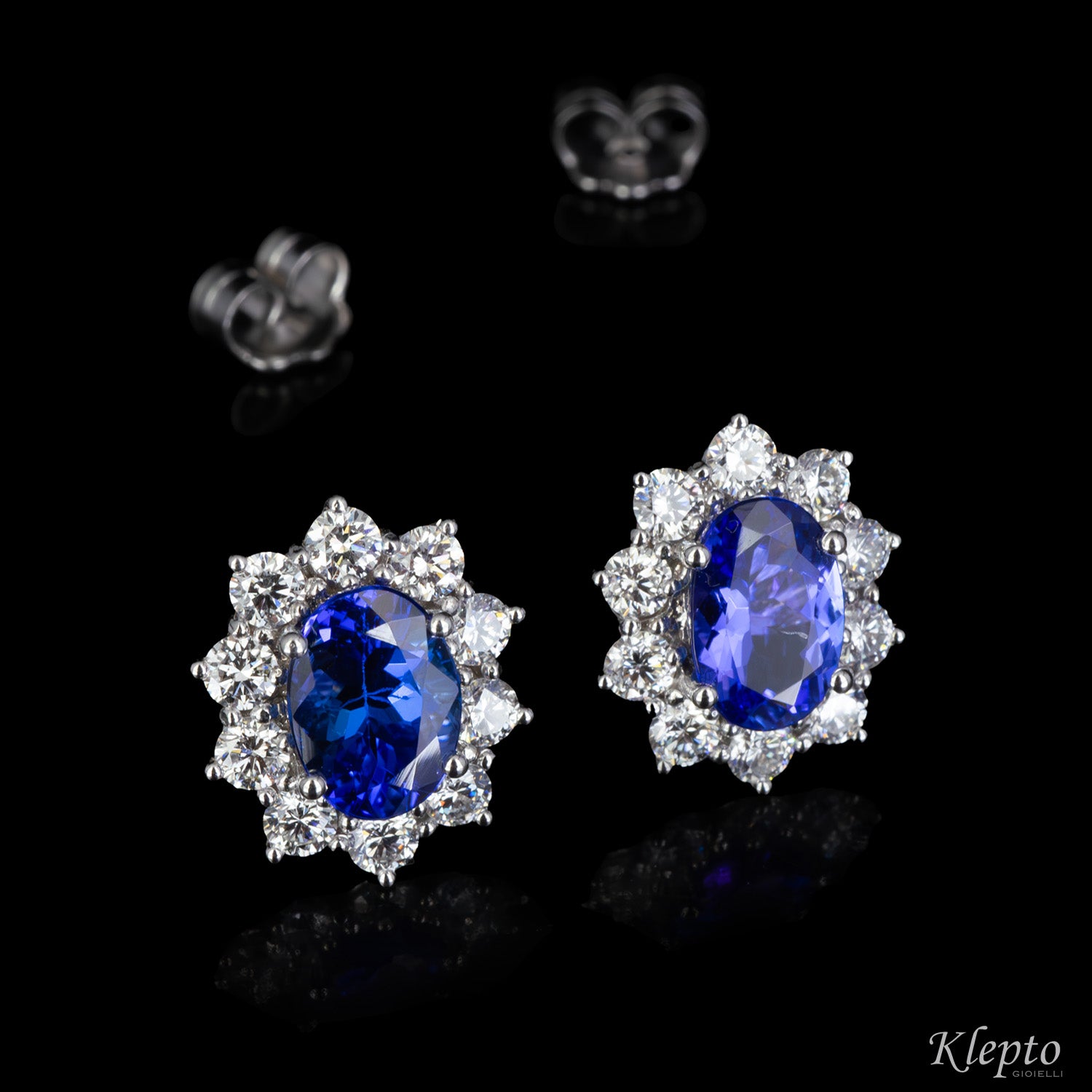 White gold lobe earrings with Tanzanites and Diamonds