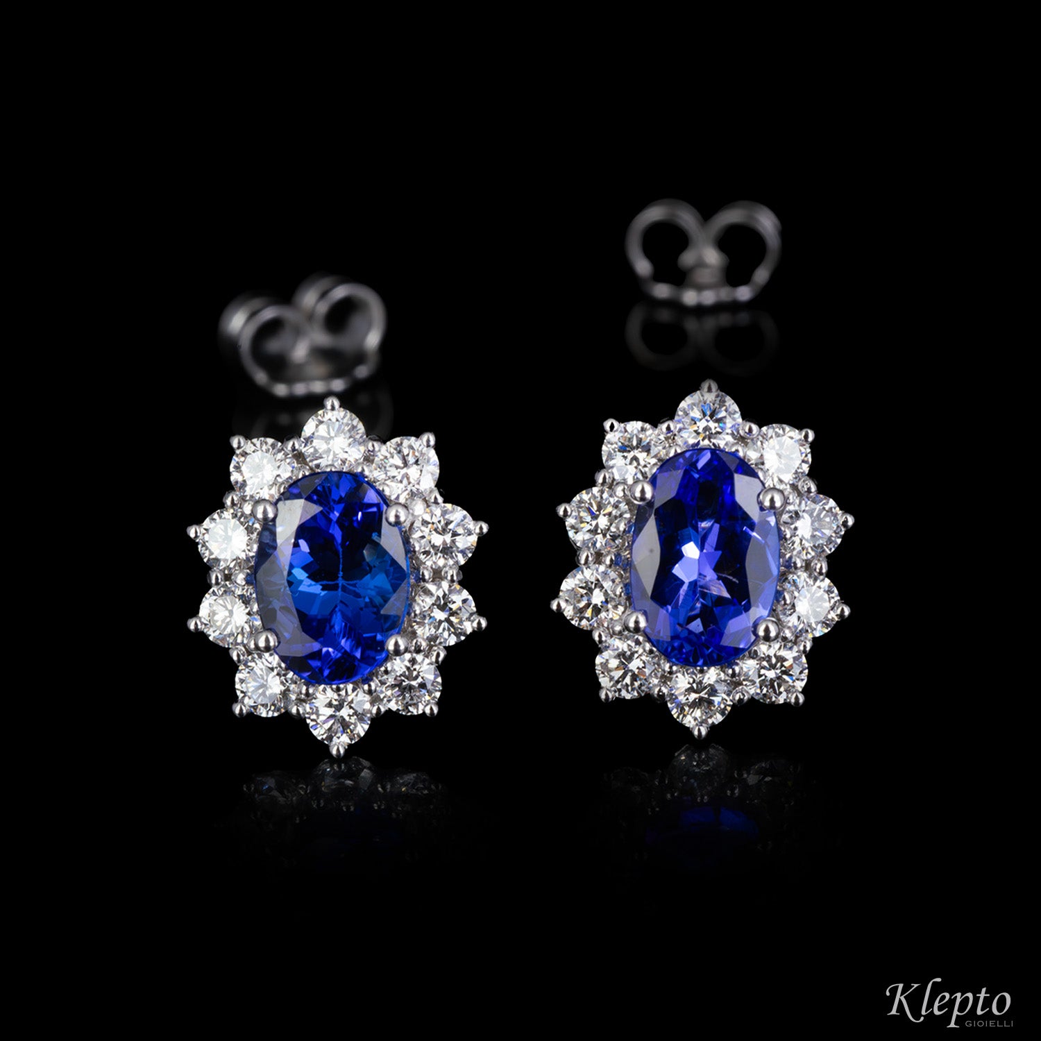 White gold lobe earrings with Tanzanites and Diamonds