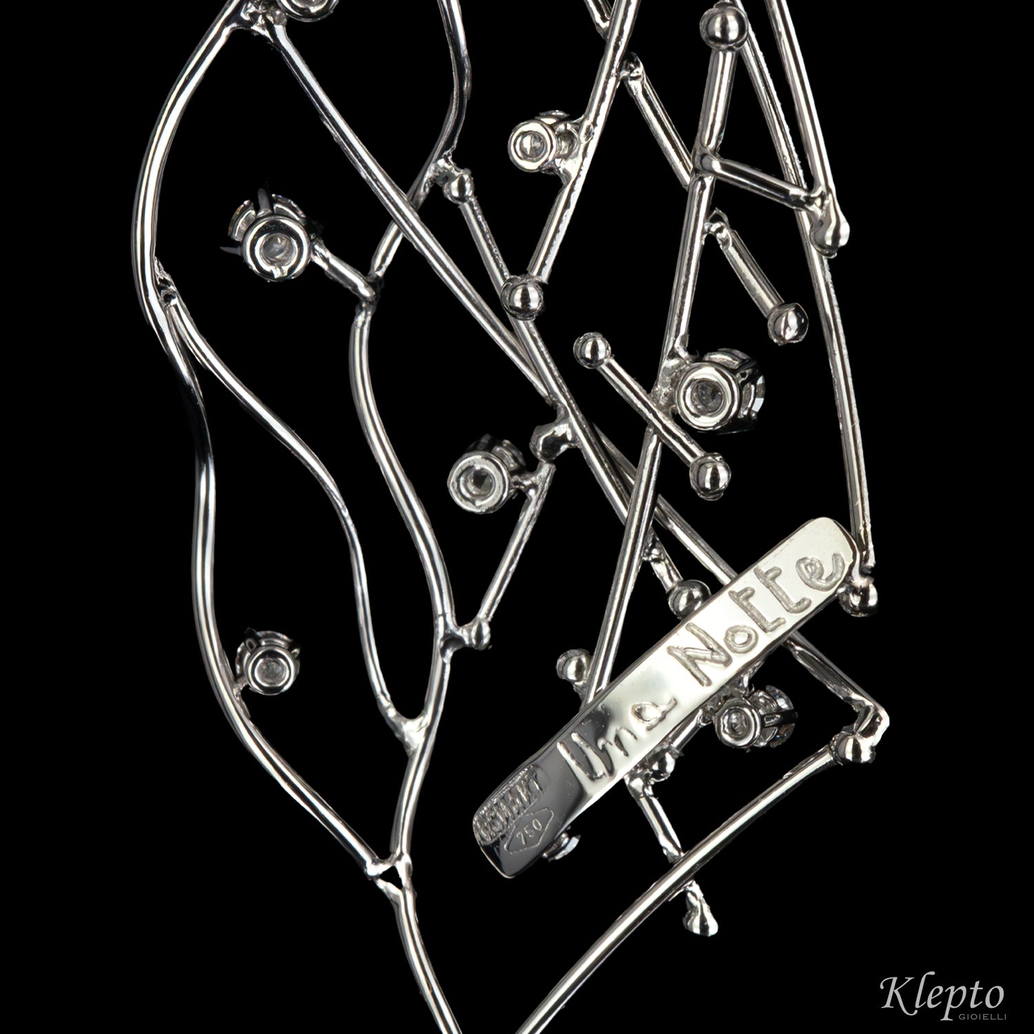 "One Night" White Gold Earrings with Diamonds