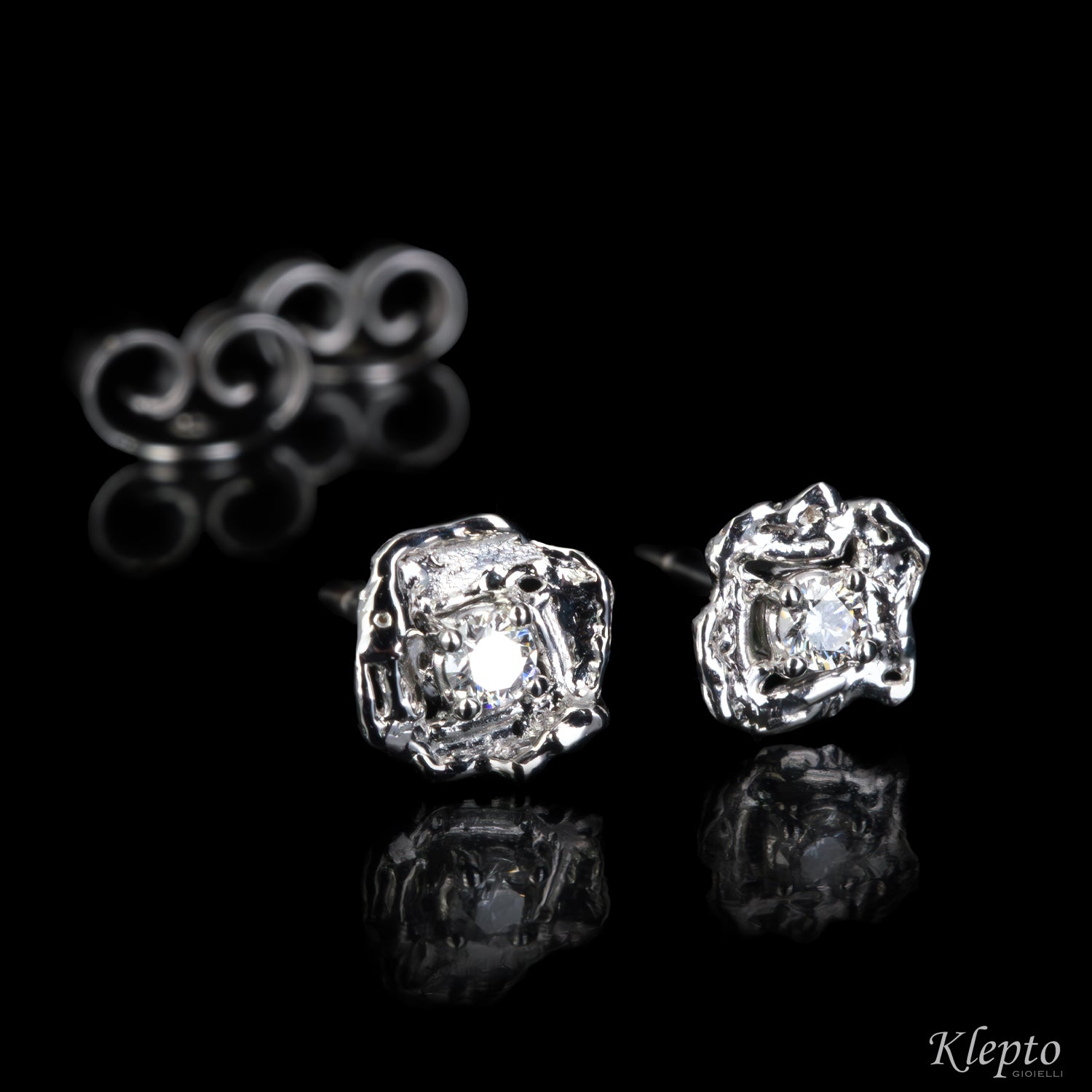 White Gold Pepita Earrings with Diamonds