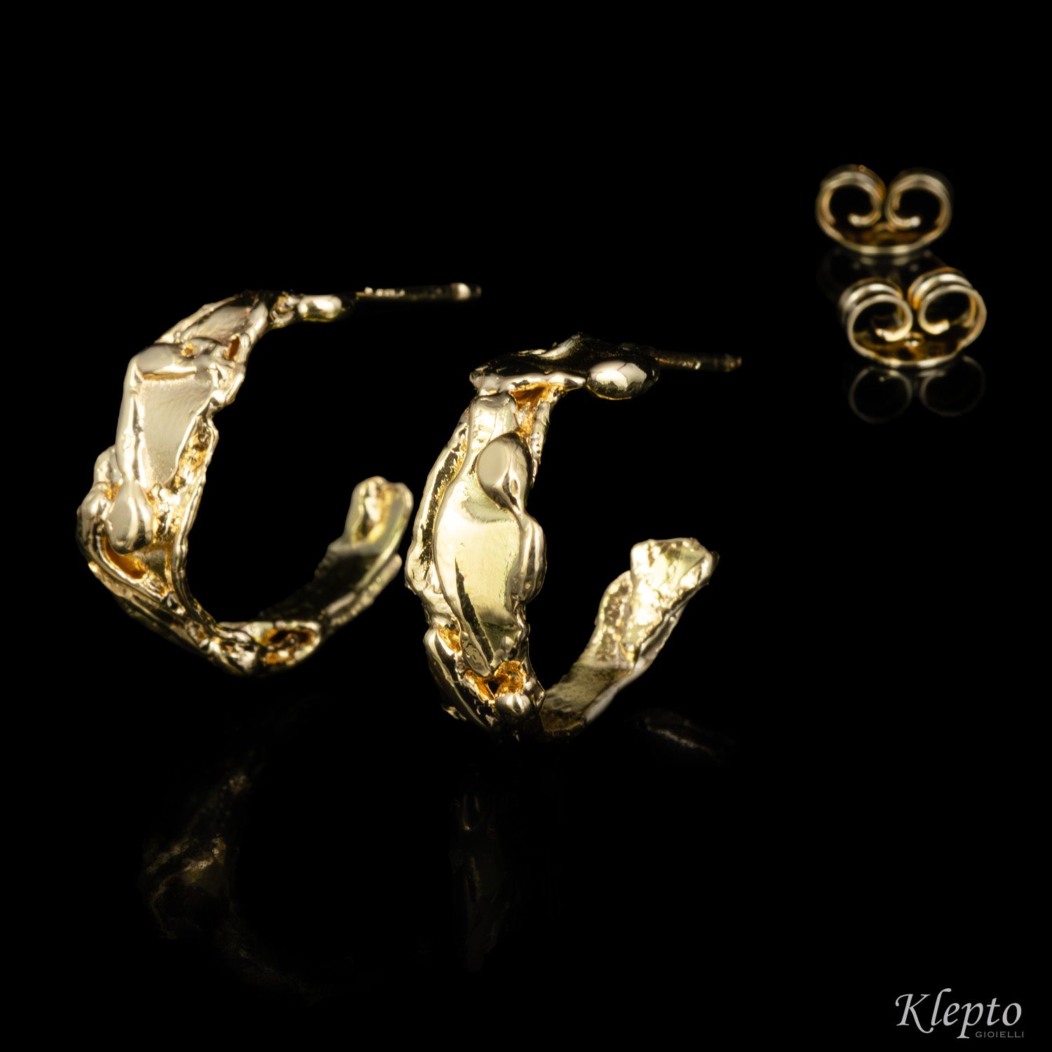Flame-fused yellow gold hoop earrings