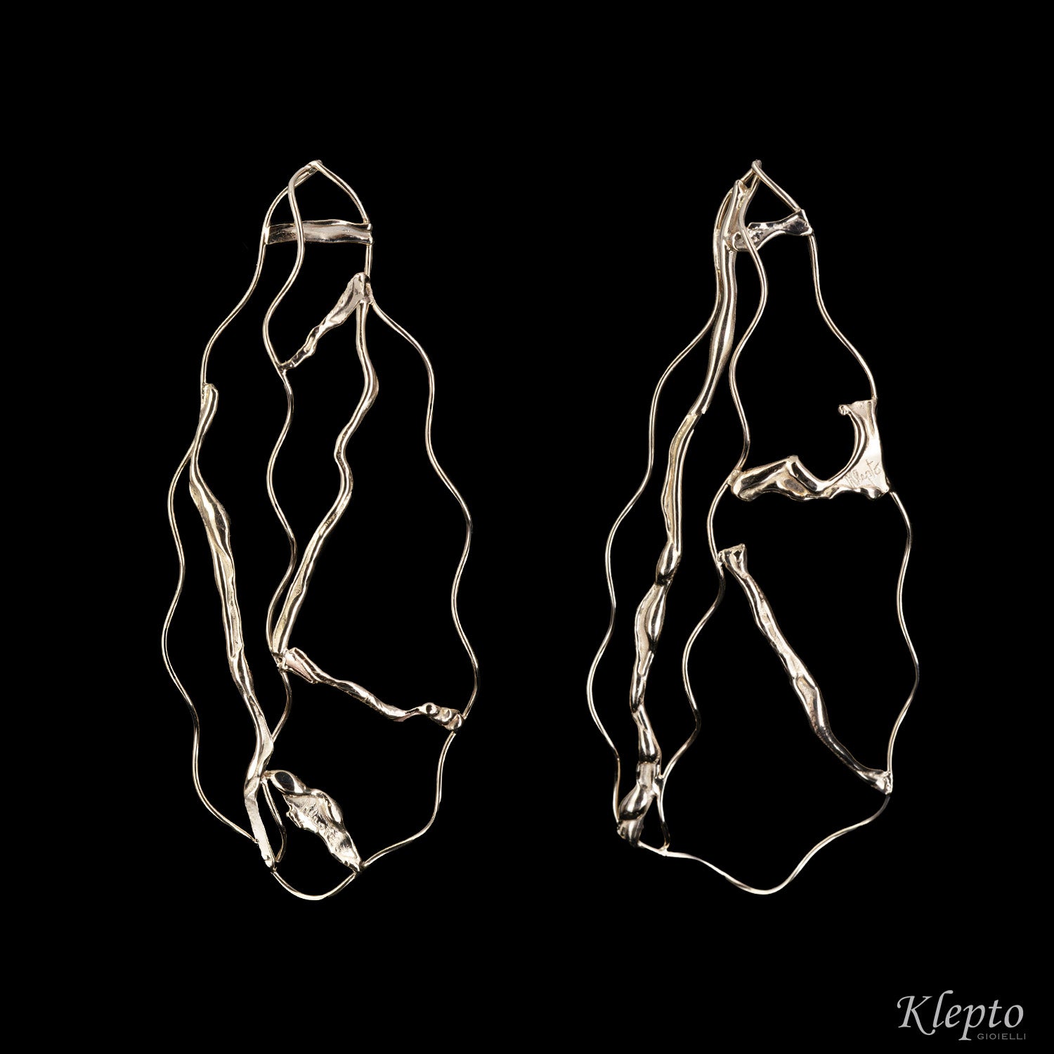 Natural white gold earrings
