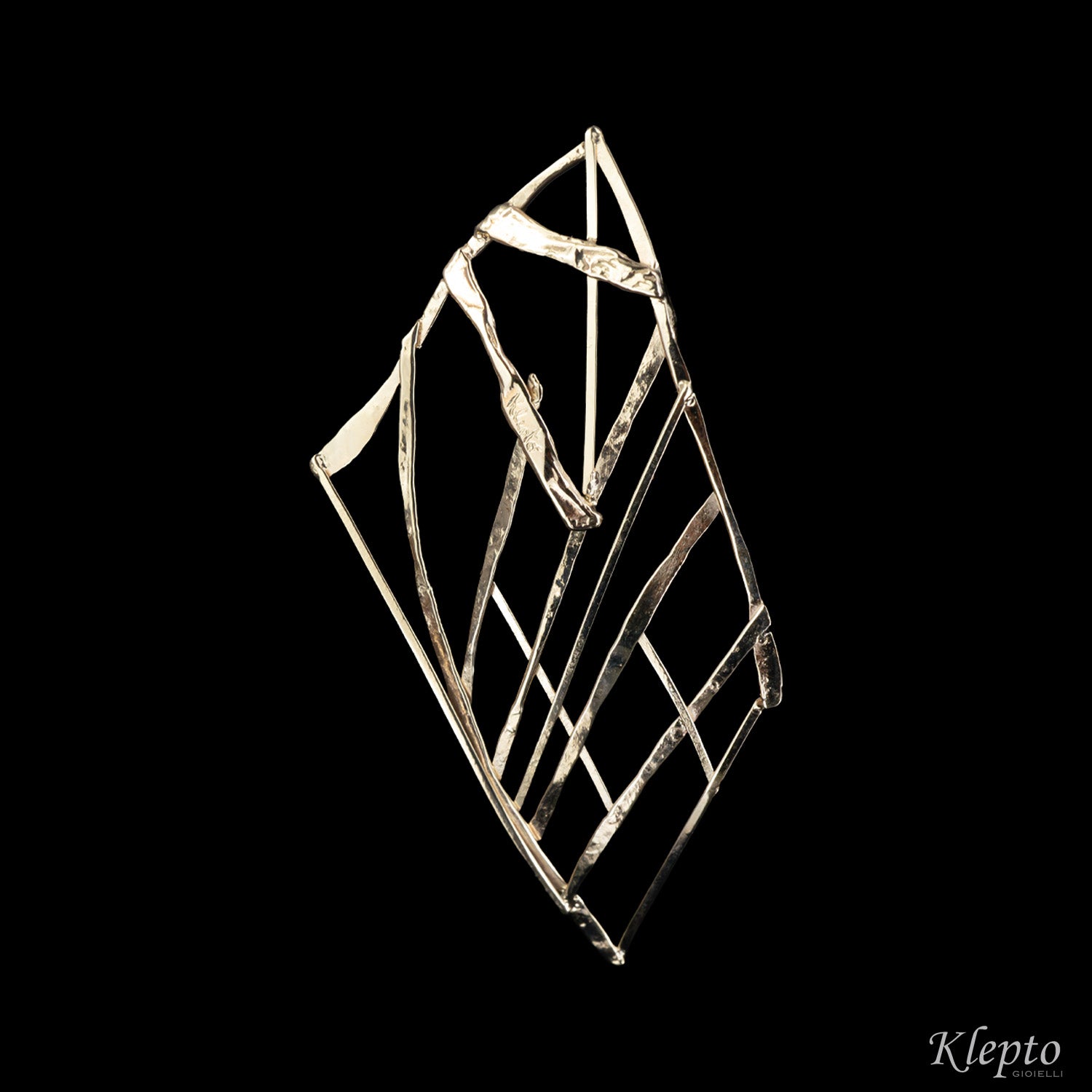 Natural white gold earrings