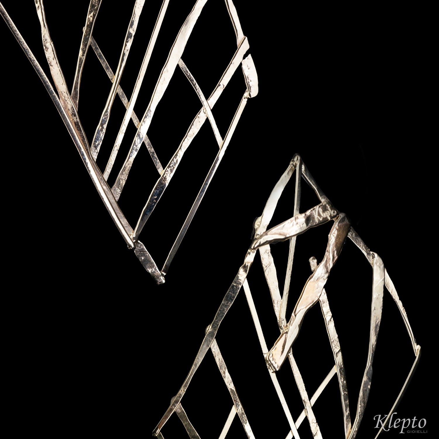 Natural white gold earrings