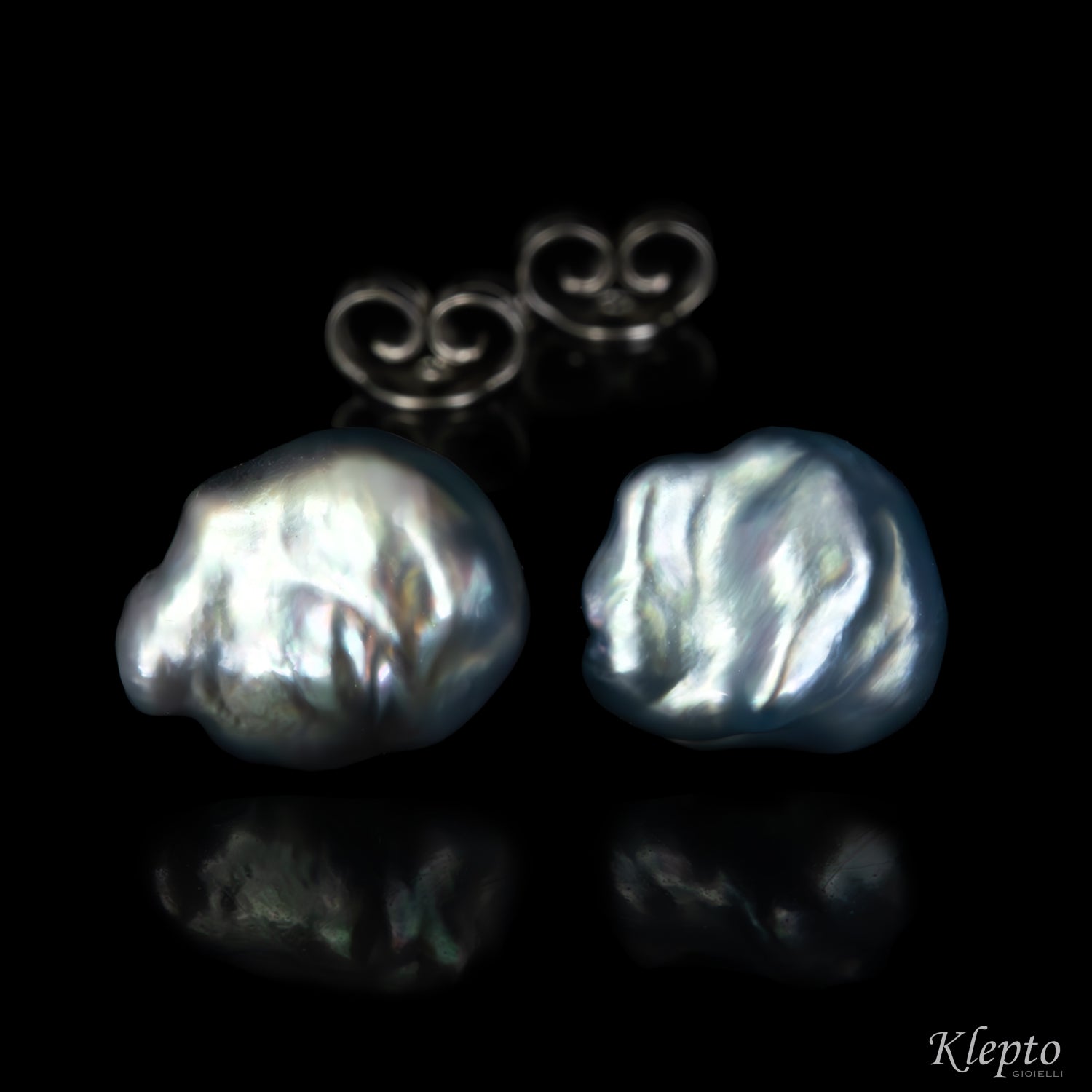 White gold earrings with Keshi pearls