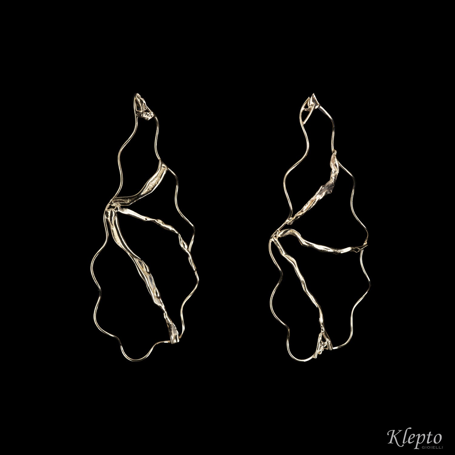 Natural white gold earrings