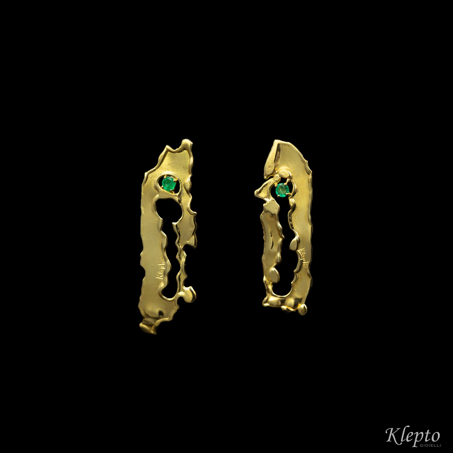 Flame-fused yellow gold earrings with Emeralds