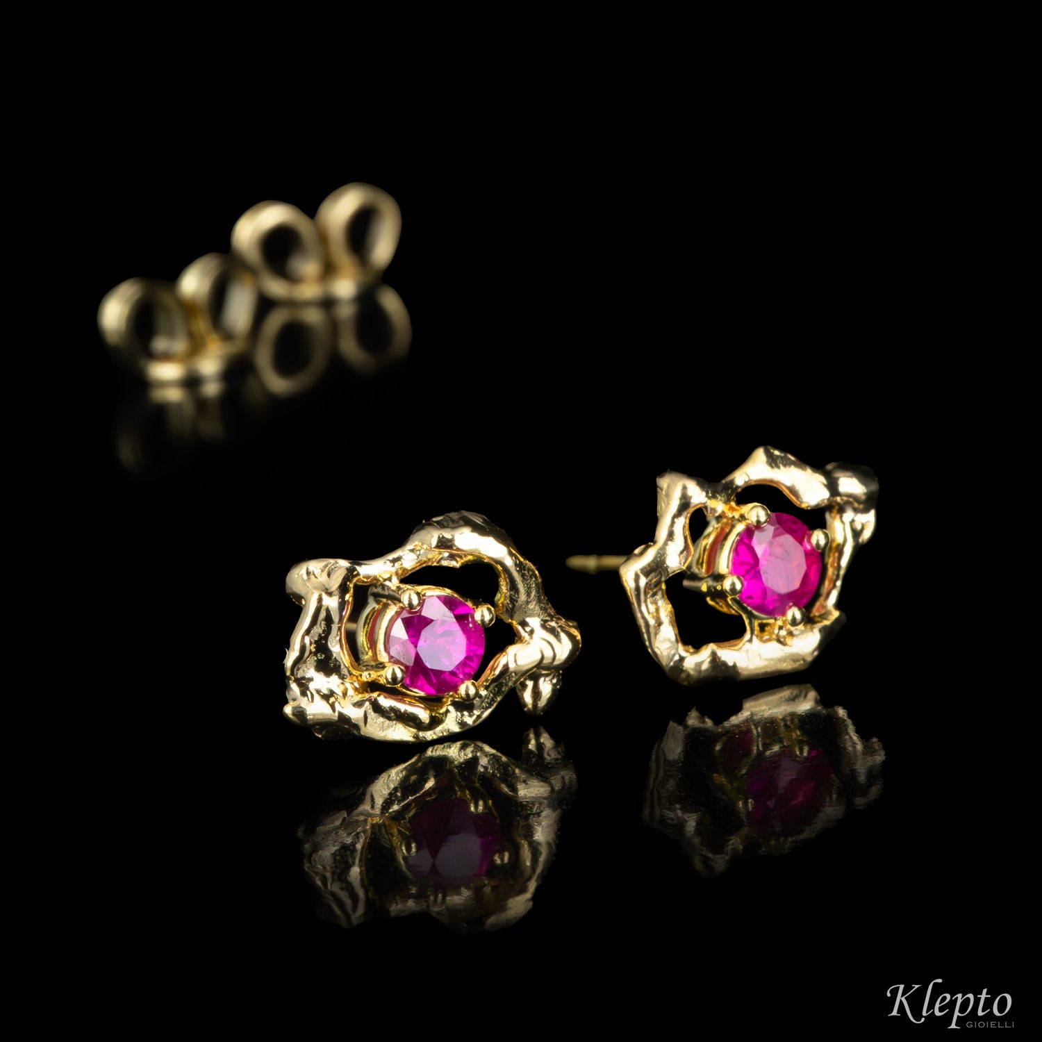 Yellow gold "Pepita" earrings with Rubies
