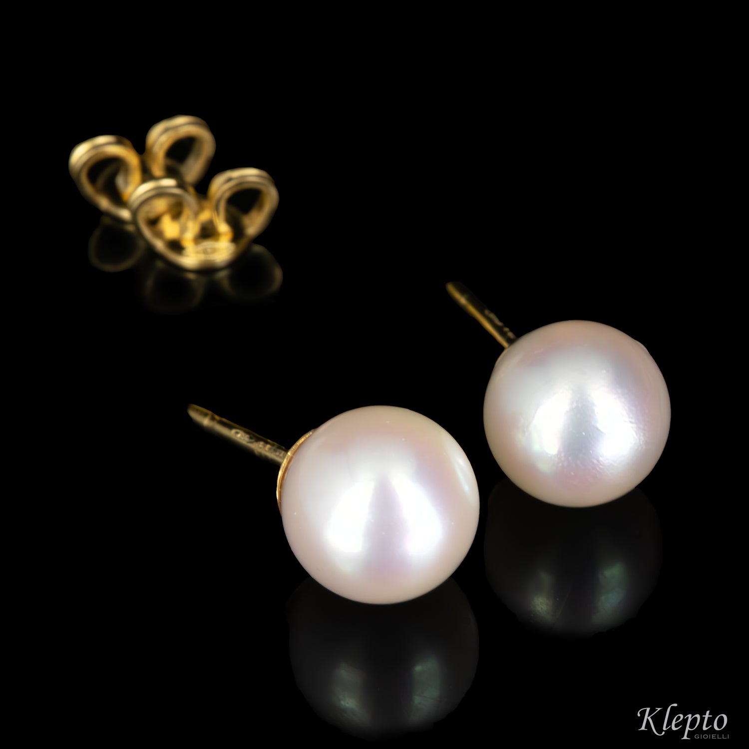 Gold earrings with Japanese and Polynesian Pearls